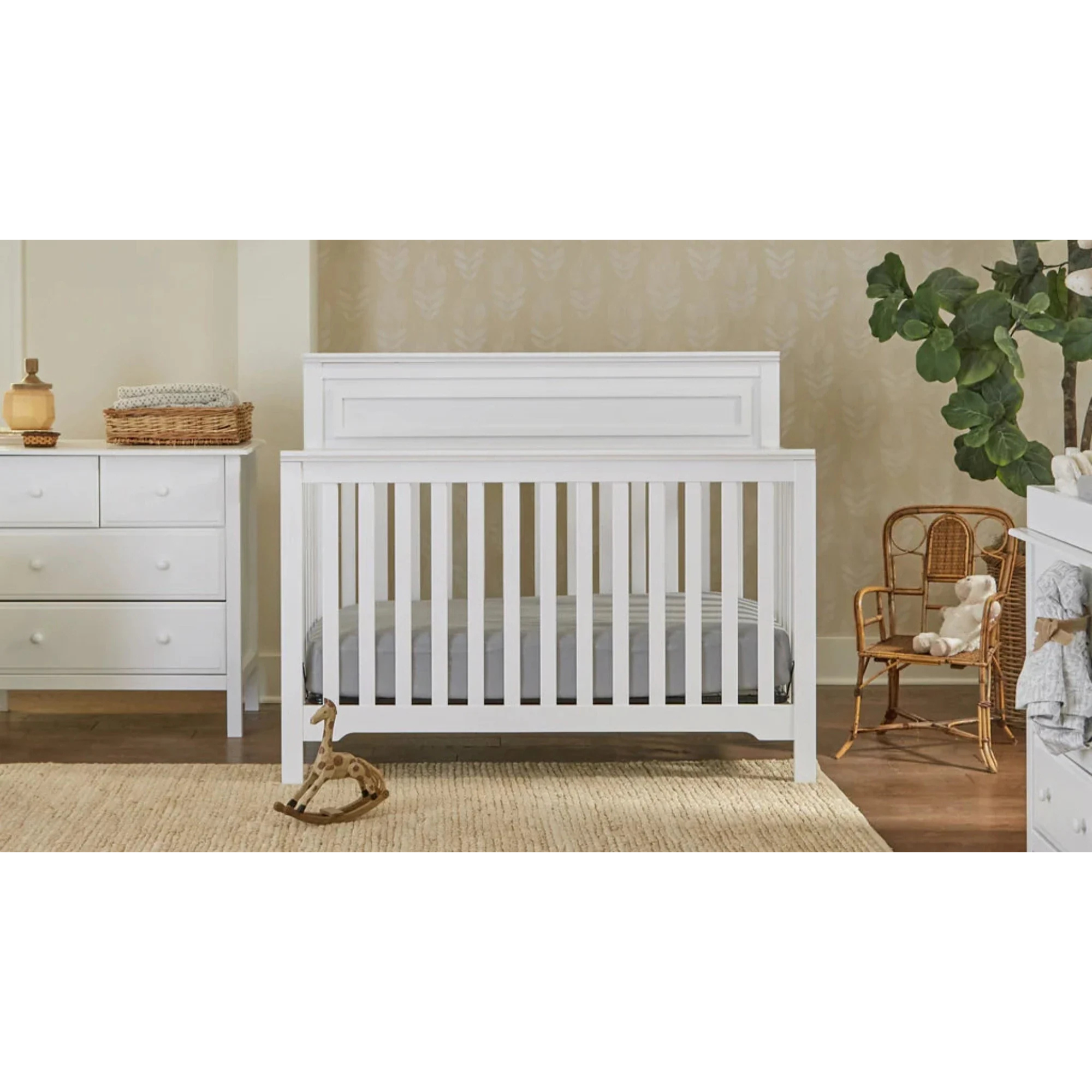 The DaVinci Autumn 4-in-1 Convertible Crib brings classic elegance to the bedroom with graceful curves and lasting comfort.