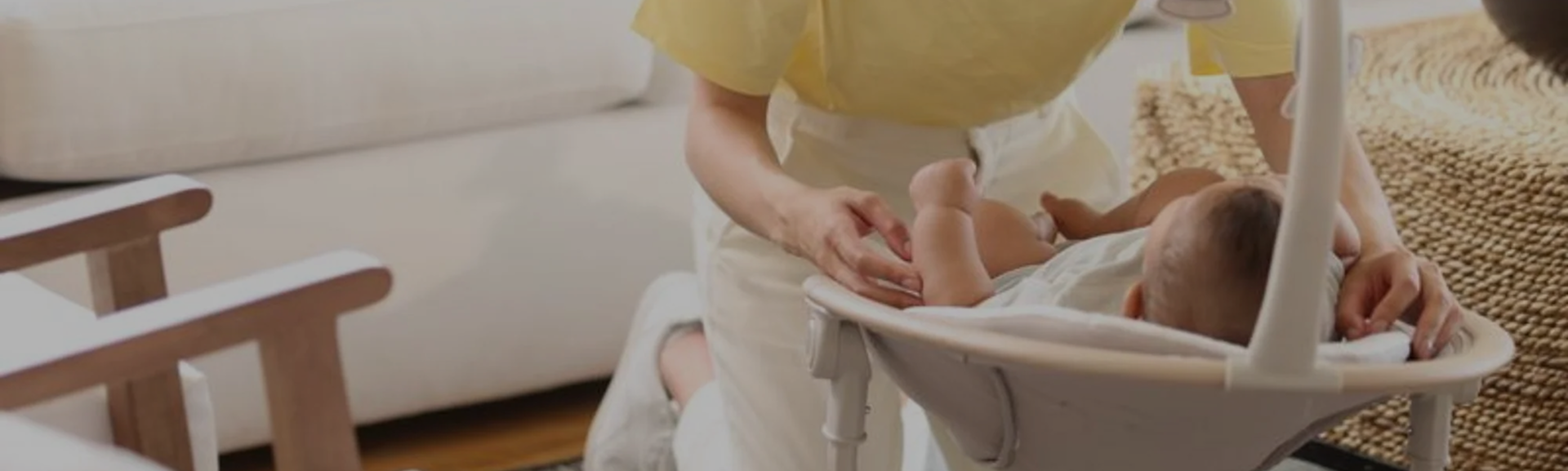 Maxi Cosi Cassia Swing vs 4moms MamaRoo Multi Motion Baby Swing – Which Baby Swing Is Best in Canada?