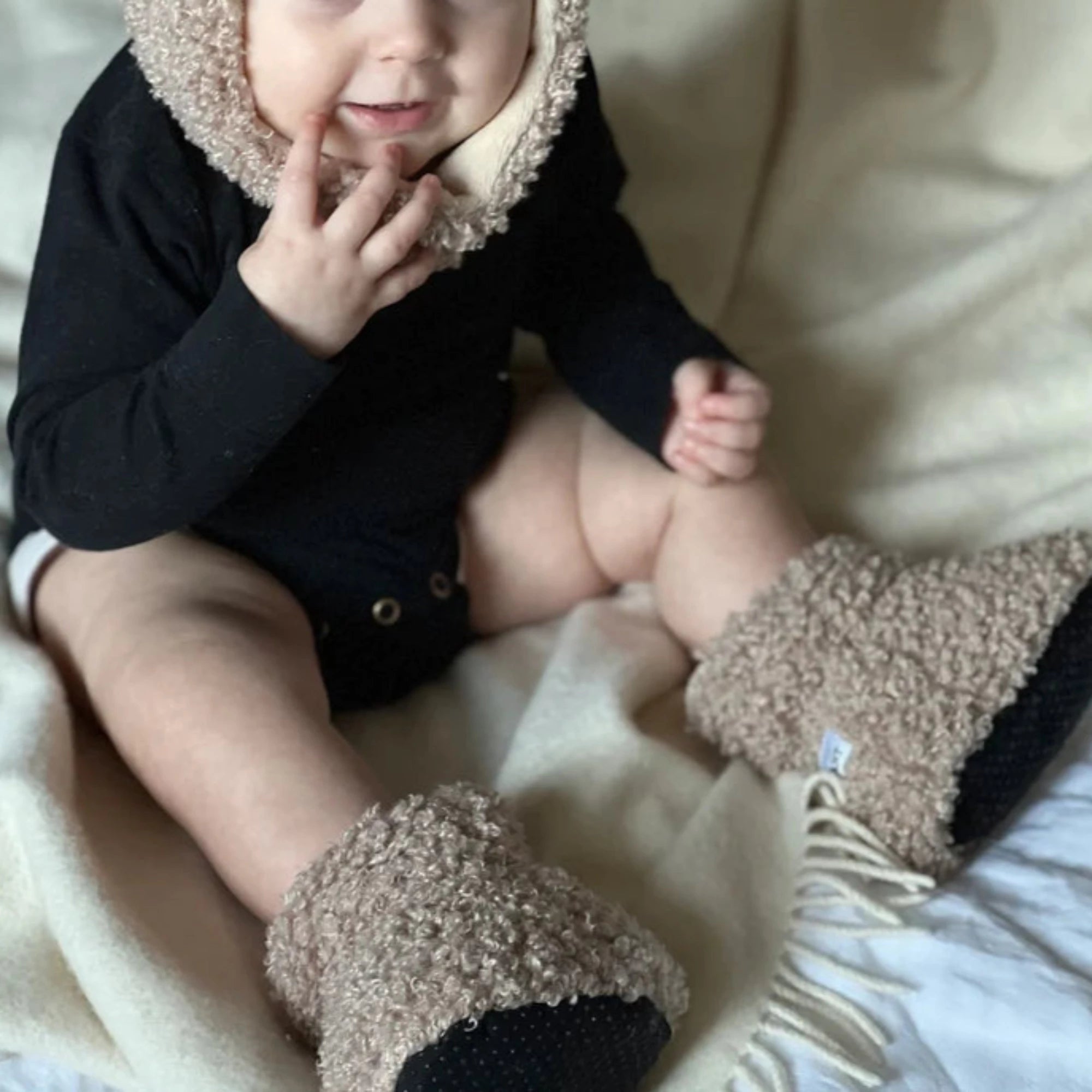 7AM ENFANT Baby Booties - Oatmeal Teddy