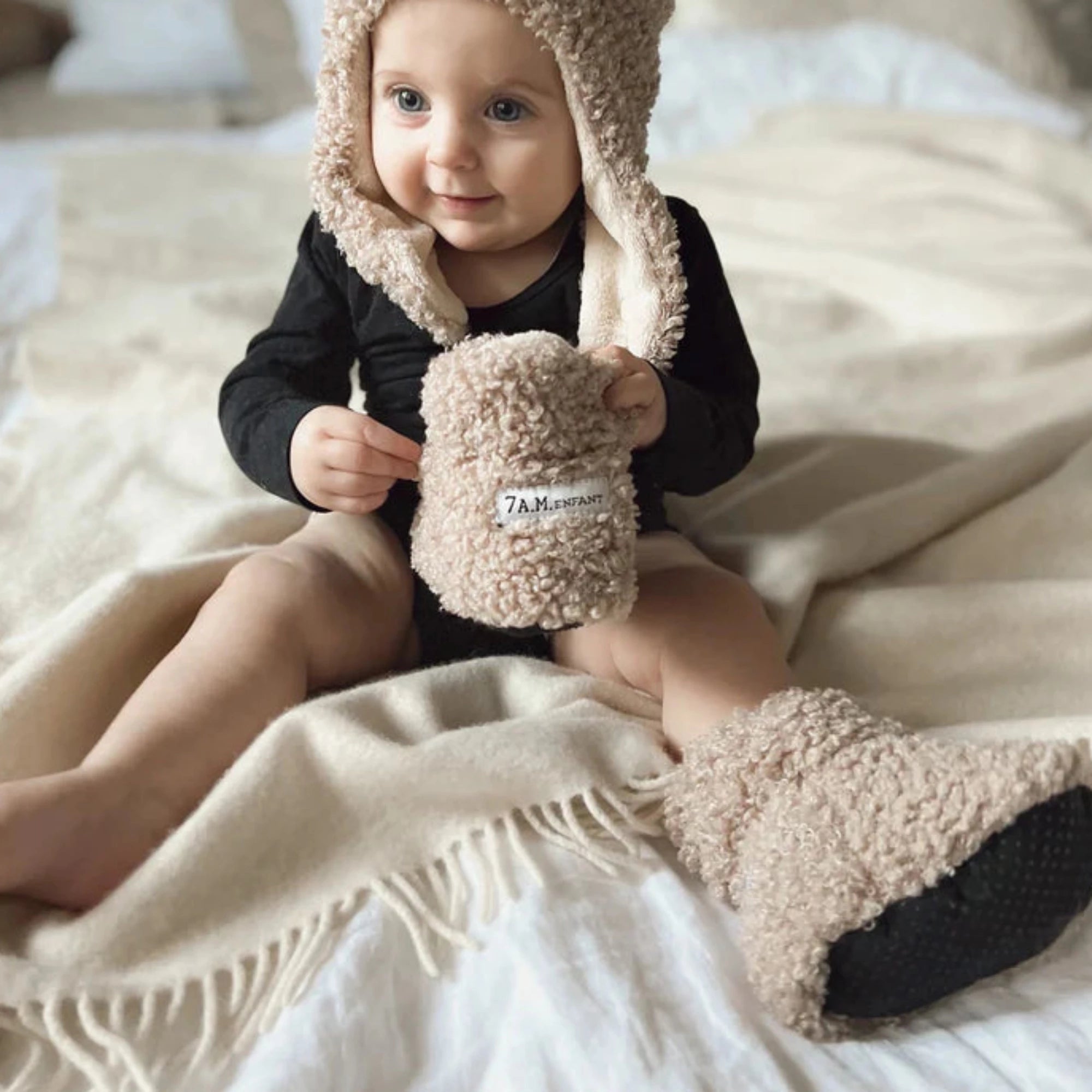 7AM ENFANT Baby Booties - Oatmeal Teddy