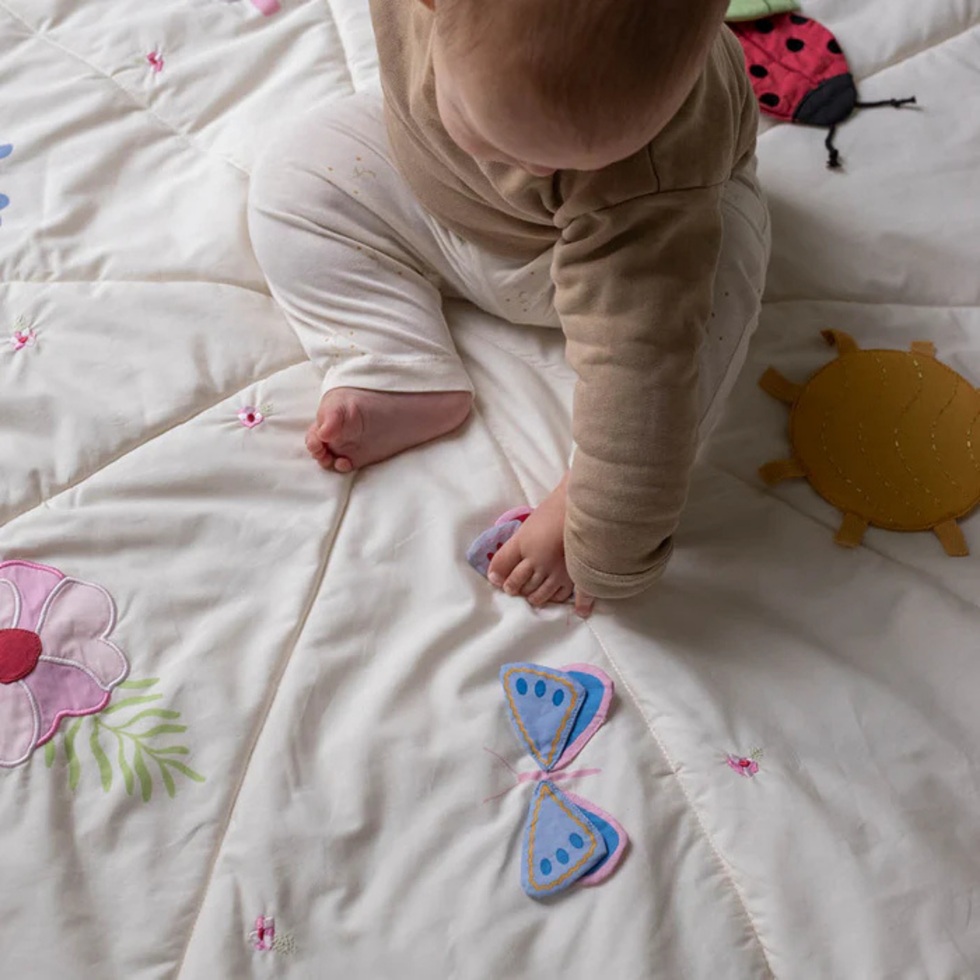 AVERY ROW Activity Mat - Wildflower Garden