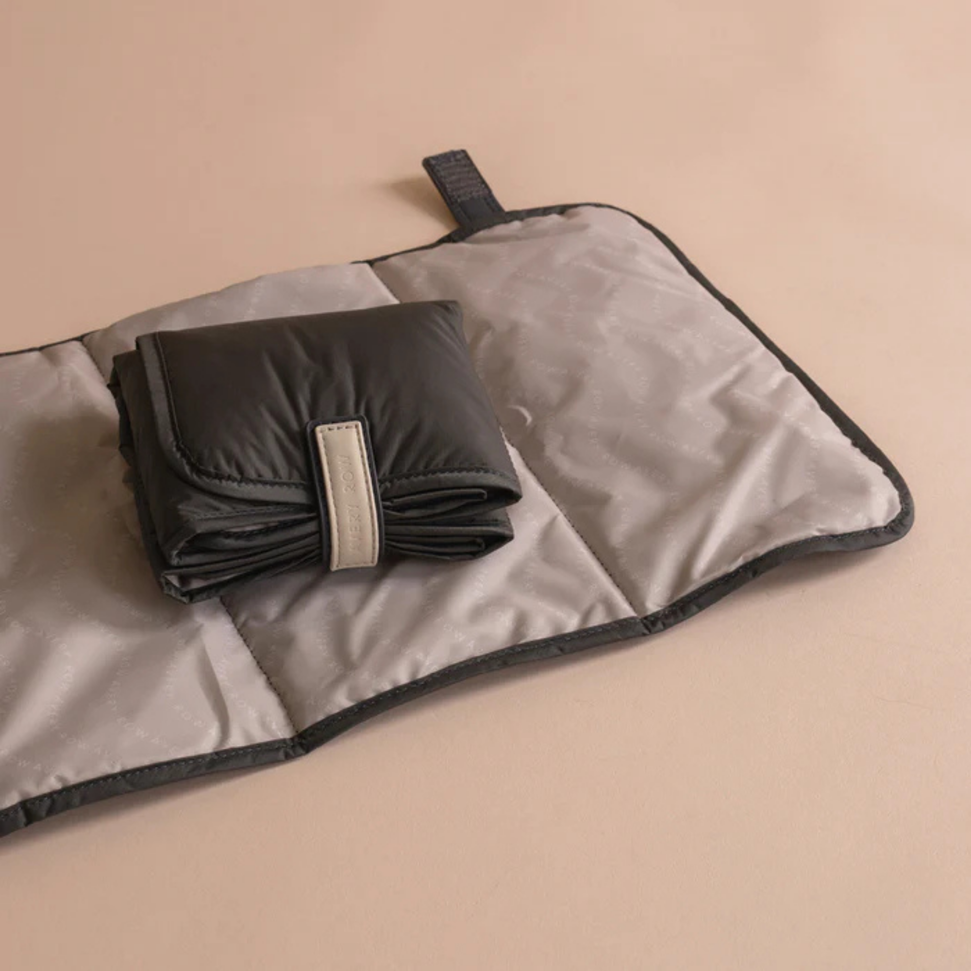 Sac fourre-tout à langer AVERY ROW