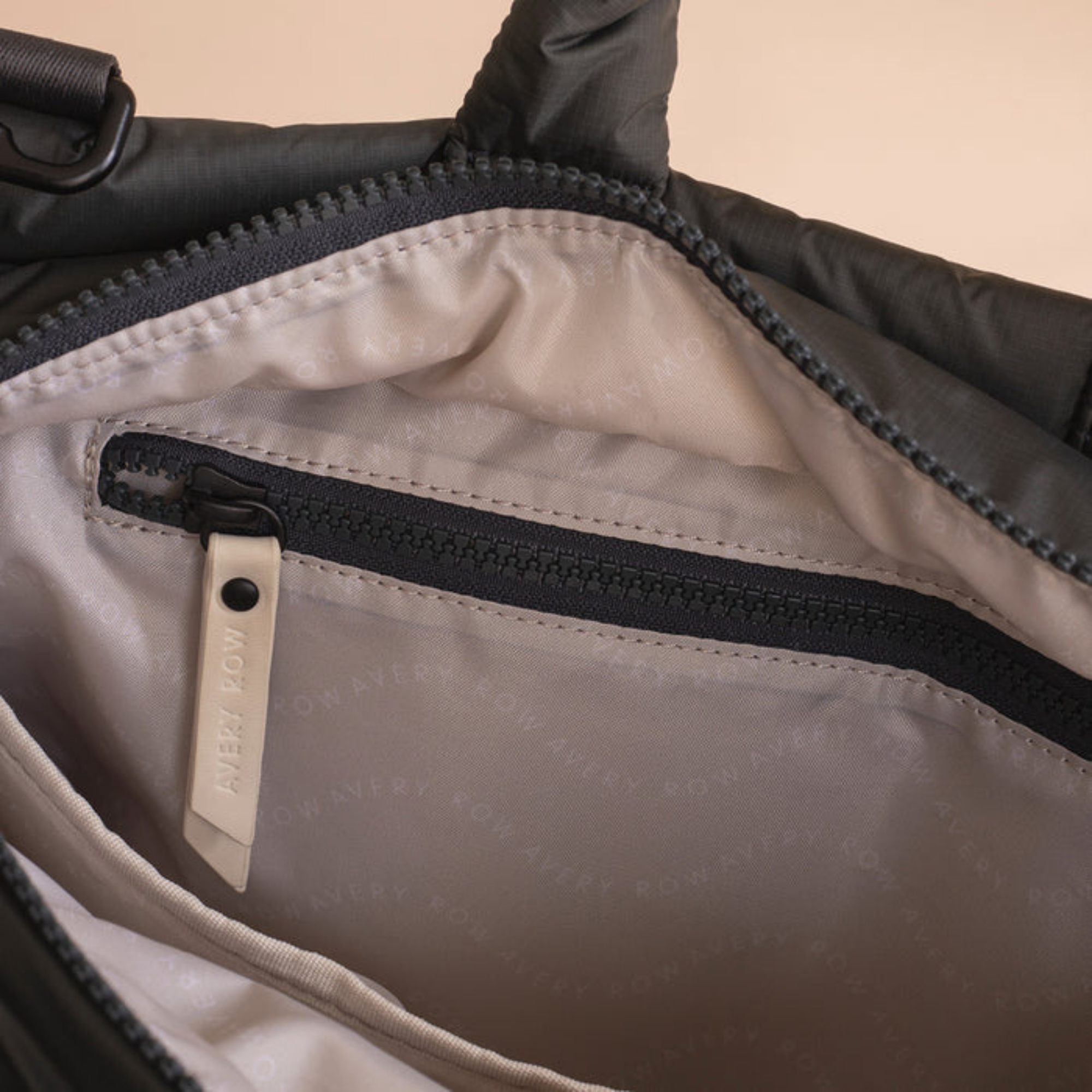 Sac fourre-tout à langer AVERY ROW