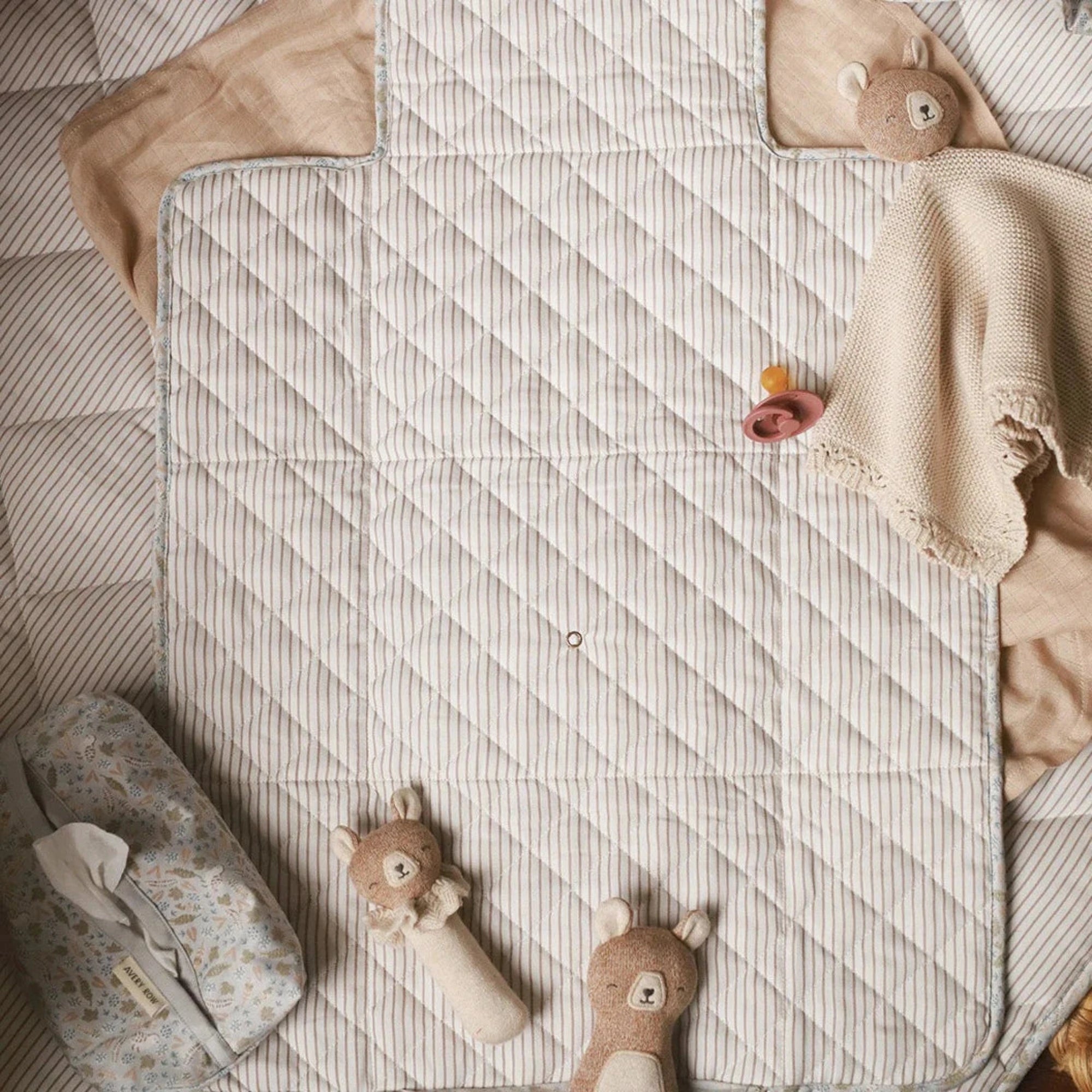 AVERY ROW Cuddle Cloth - Brave Bear