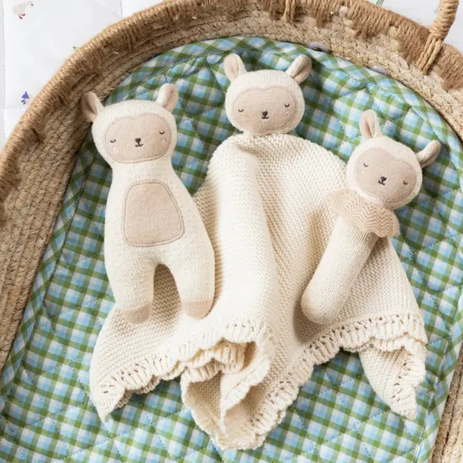 AVERY ROW Rattle - Sleepy Sheep