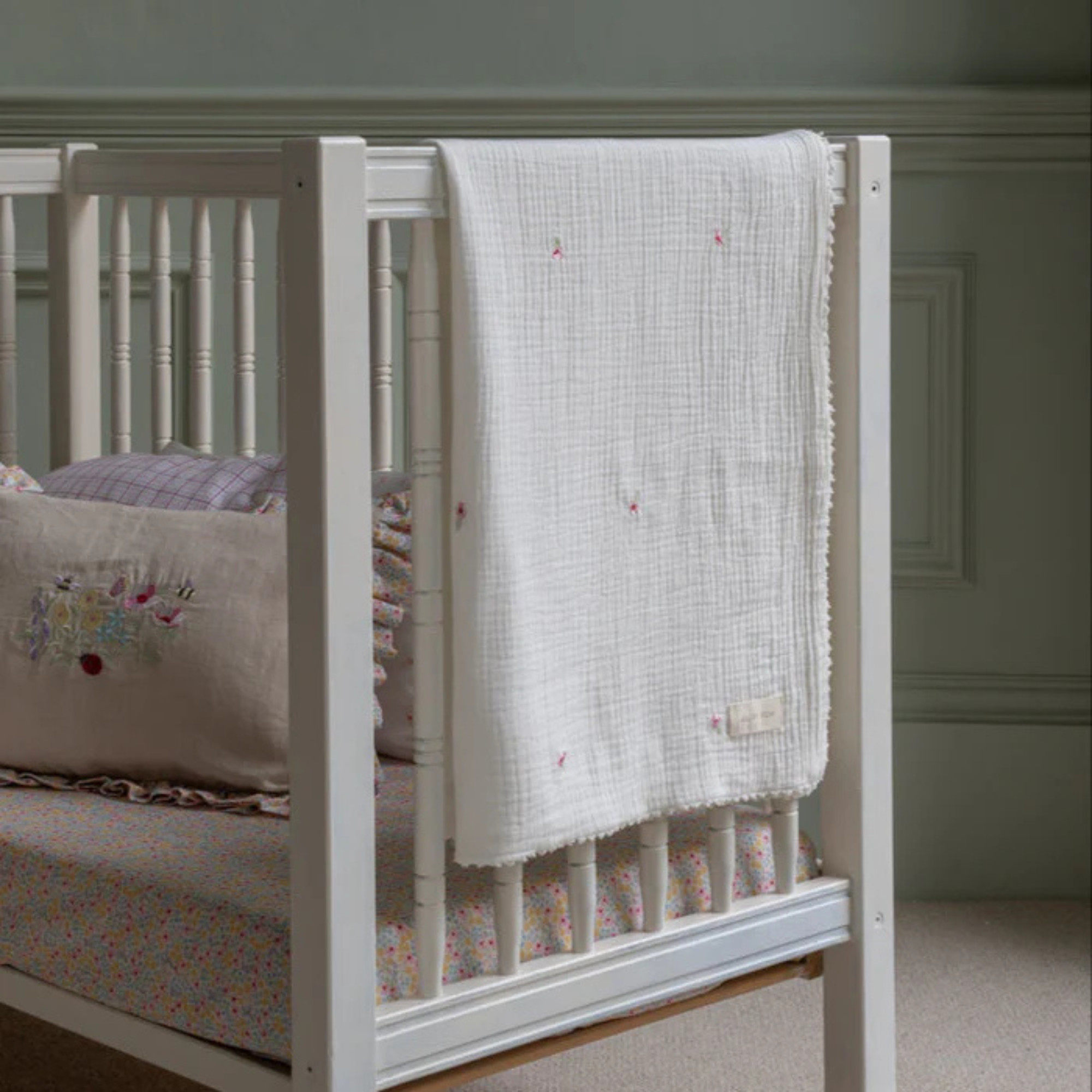 AVERY ROW Embroidered Muslin Blanket