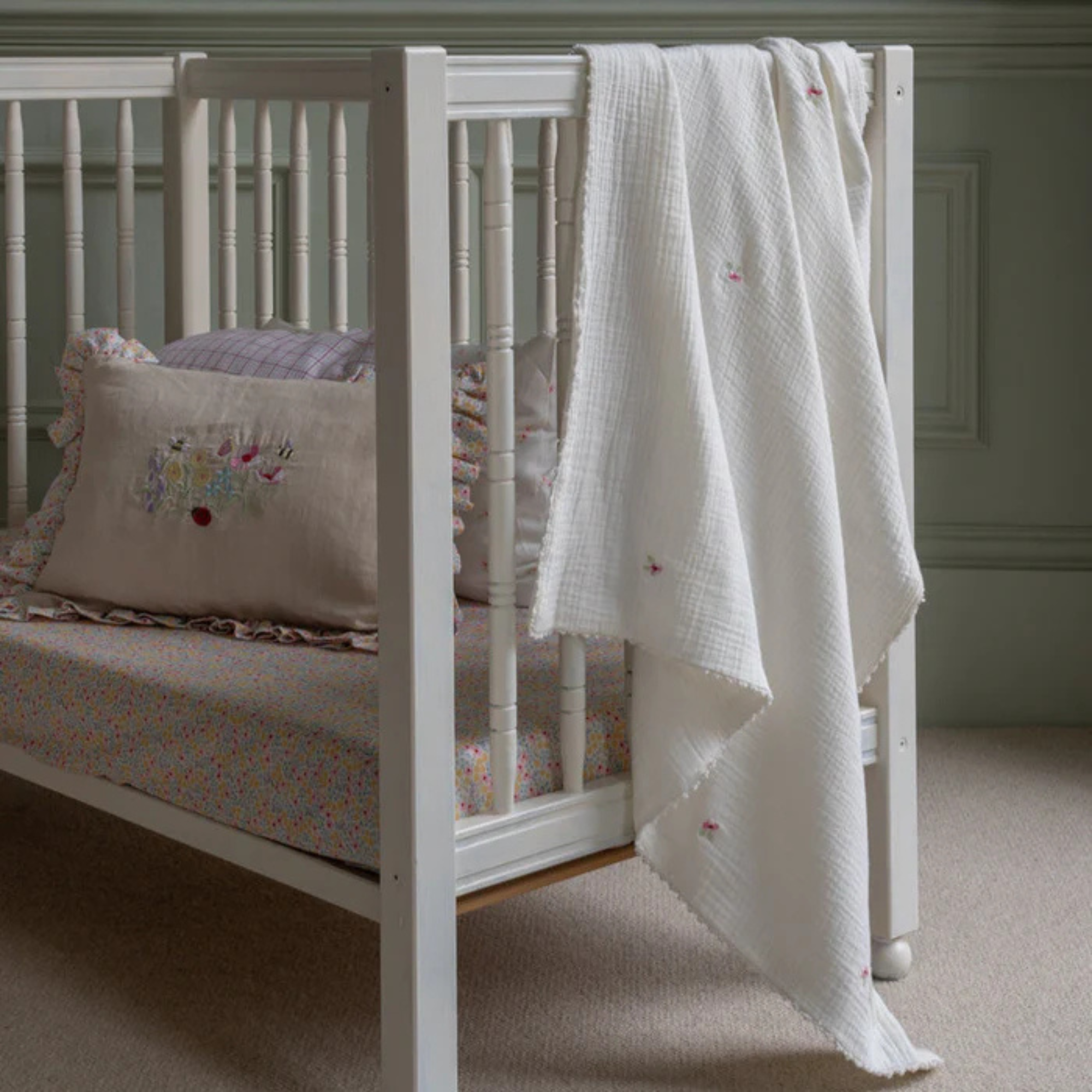 AVERY ROW Embroidered Muslin Blanket
