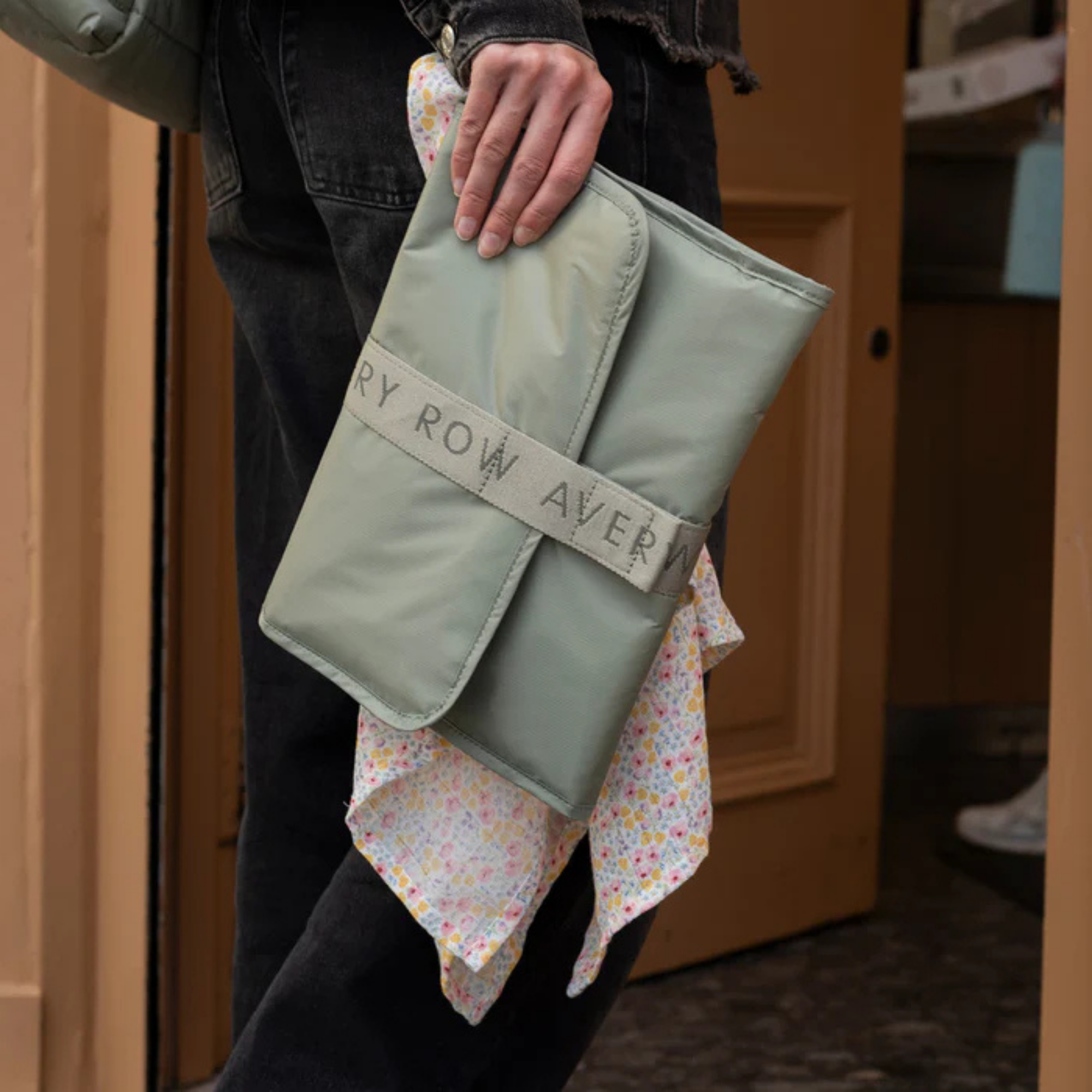 AVERY ROW Travel Changing Mat