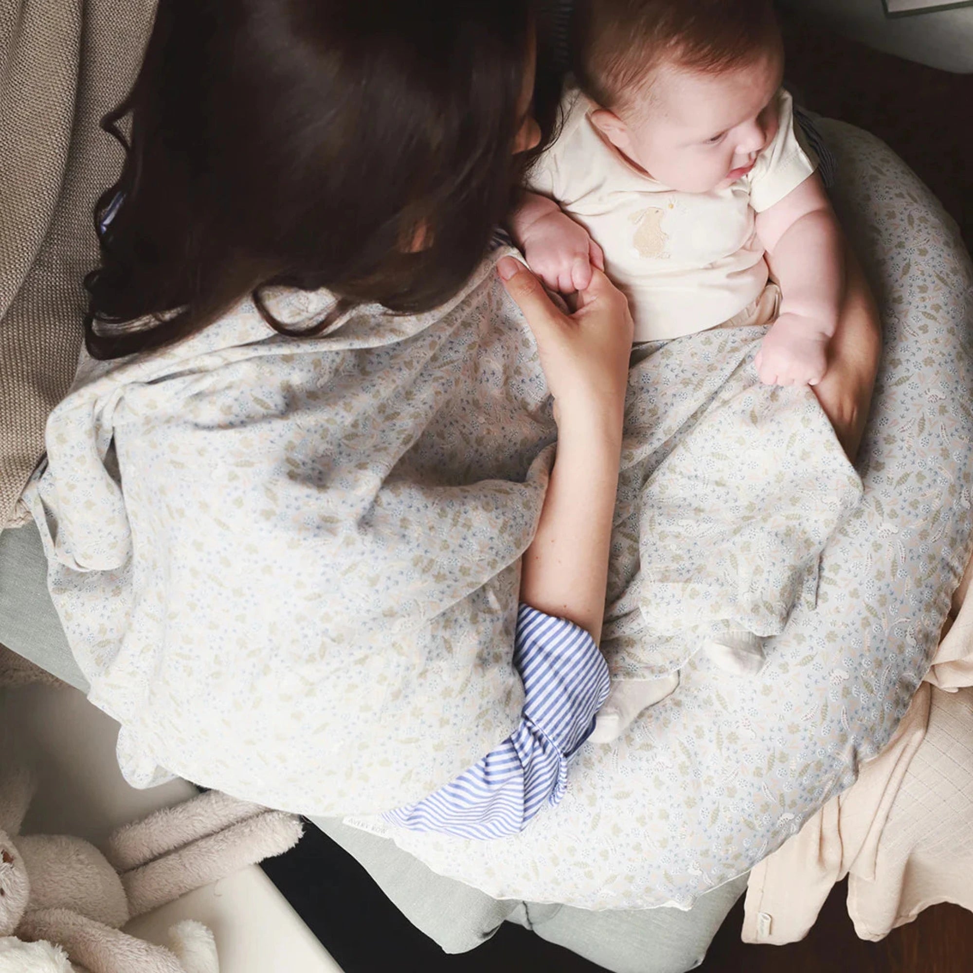 AVERY ROW Nursing Pillow