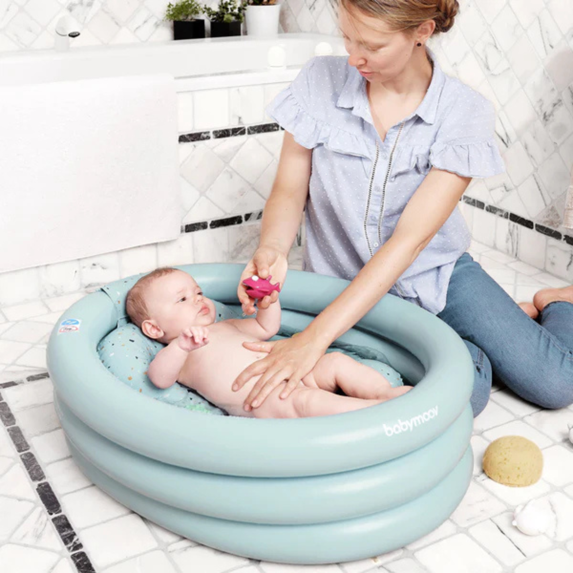 BABYMOOV Inflatable Bath Tub - Aqua Dots