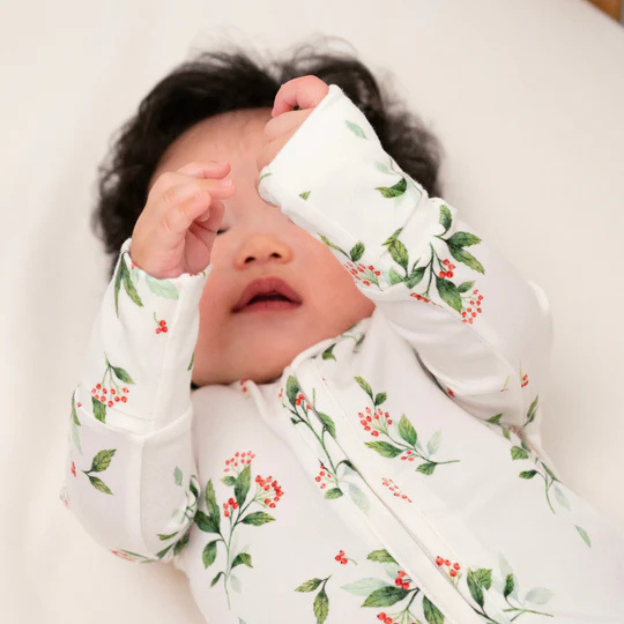 Dormeuse à fermeture éclair et pieds en bambou BELAN J - Baies de houx