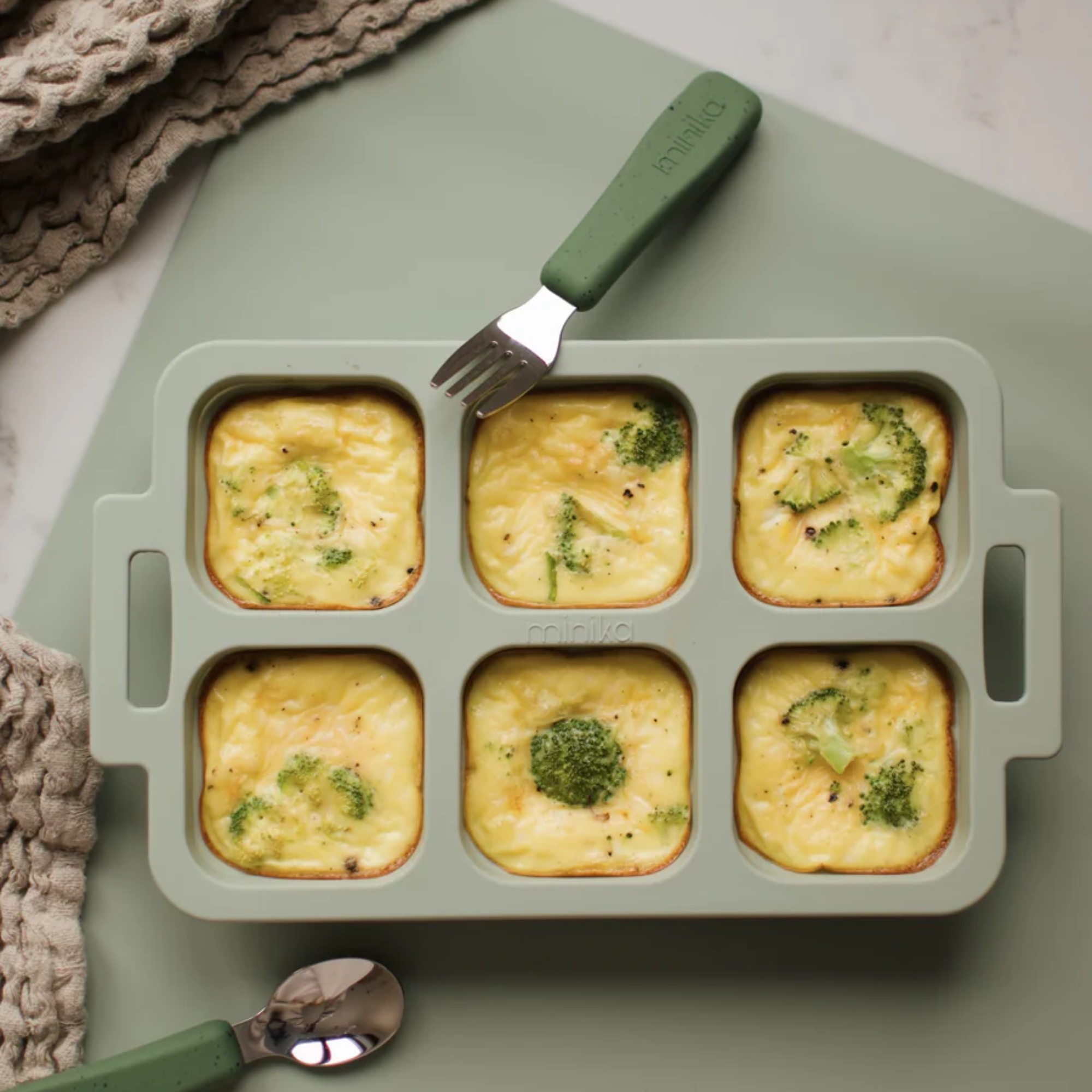 MINIKA Foldable Cupcake Mould