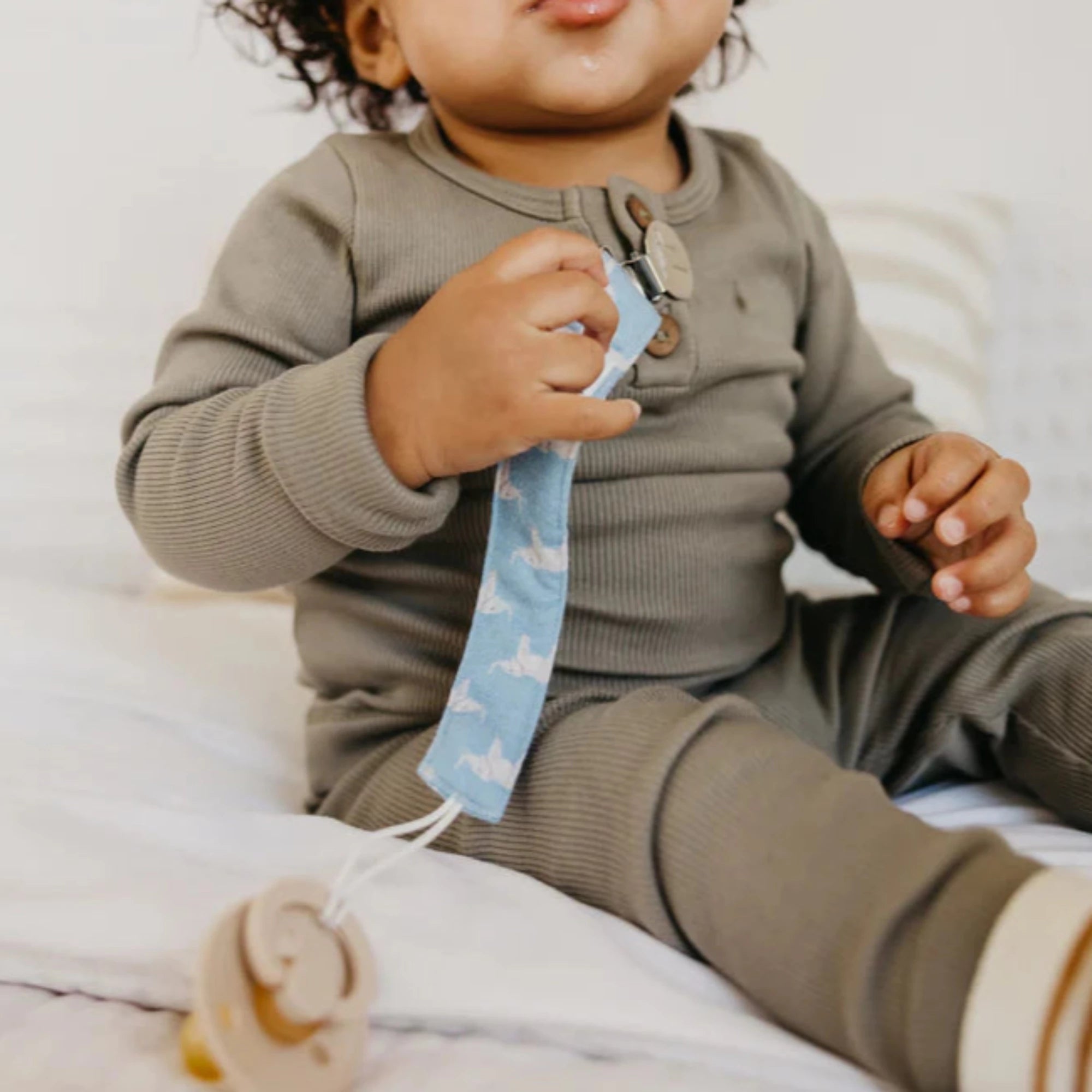 COPPER PEARL Pacifier Clips - Peanut