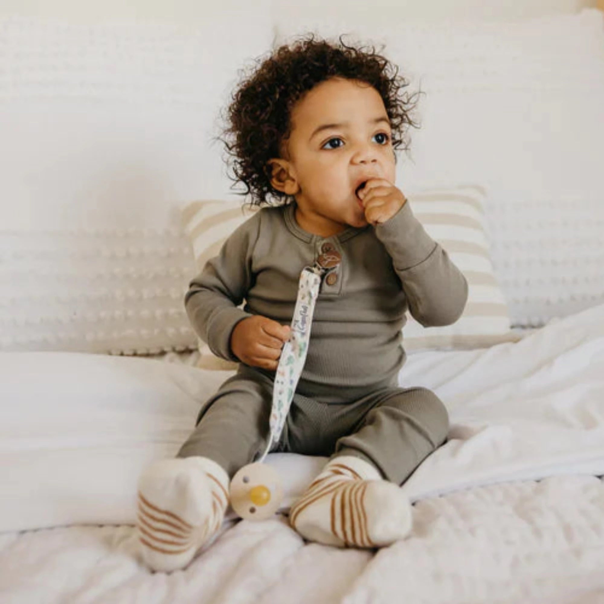 COPPER PEARL Pacifier Clips - Peanut