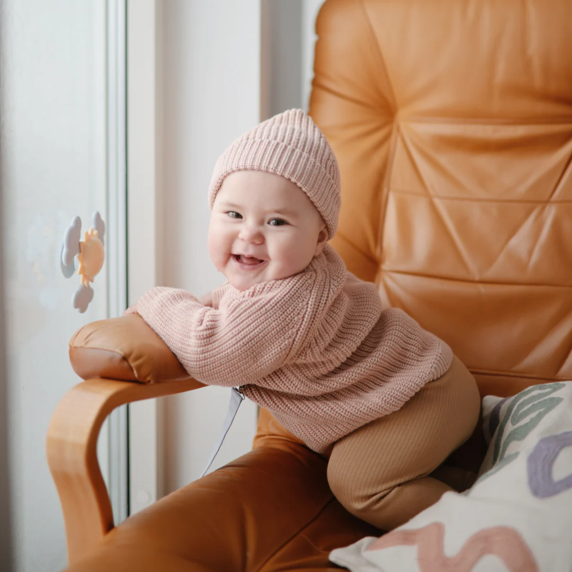 MUSHIE Suction Spinner Toy