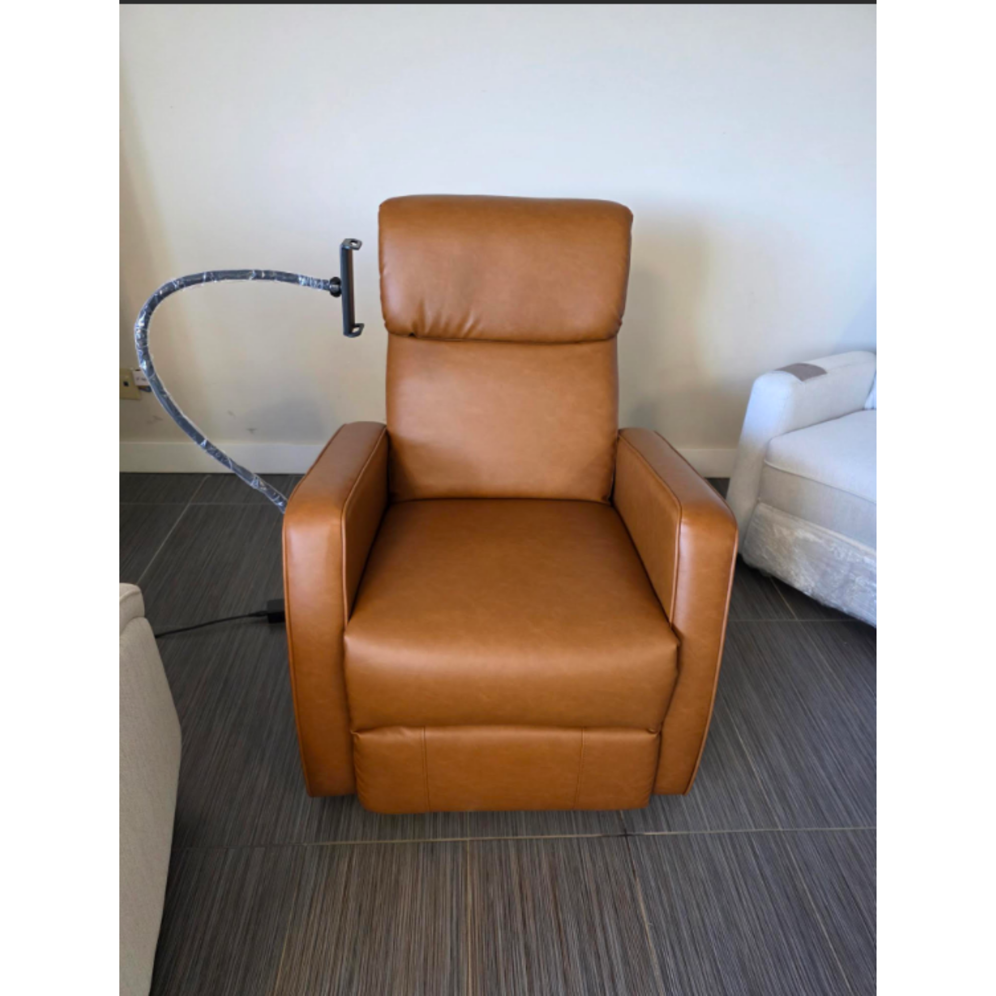 Fauteuil inclinable électrique EVOLUR Maverick avec support pour appareil