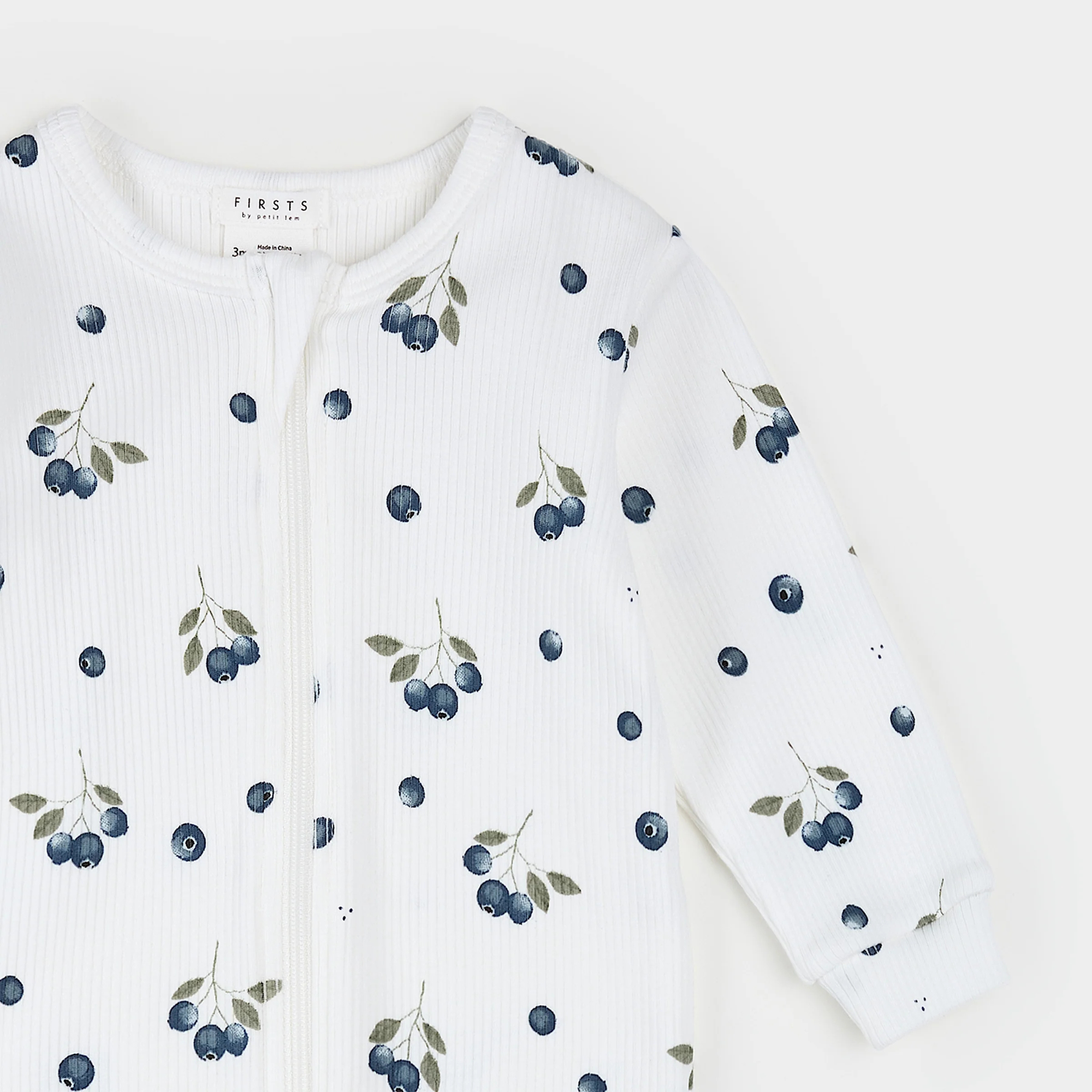 FIRSTS Blueberries Print on Off-White Ribbed Sleeper