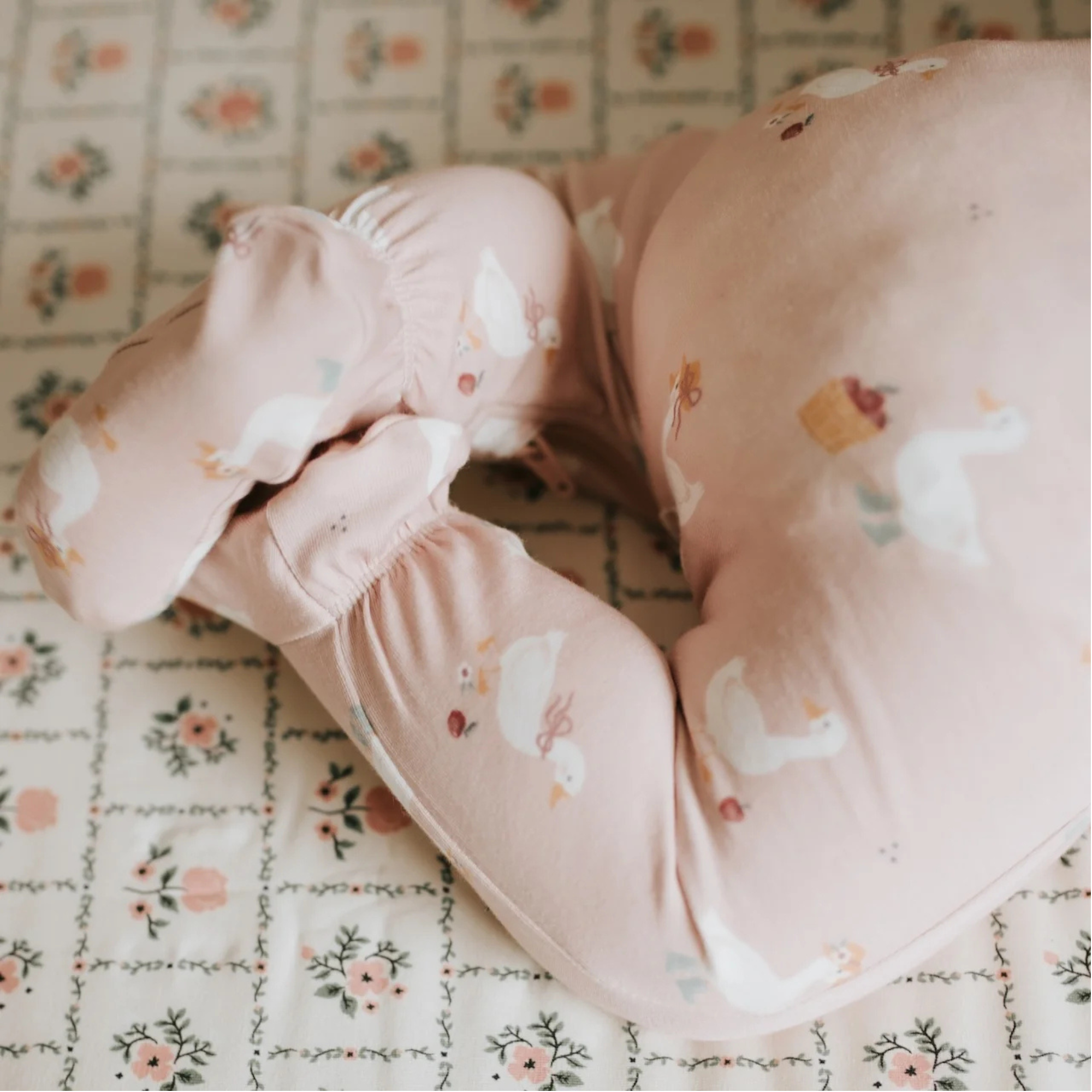 FIRSTS Dress-up Duck Print on Primrose LunaKnit Sleeper