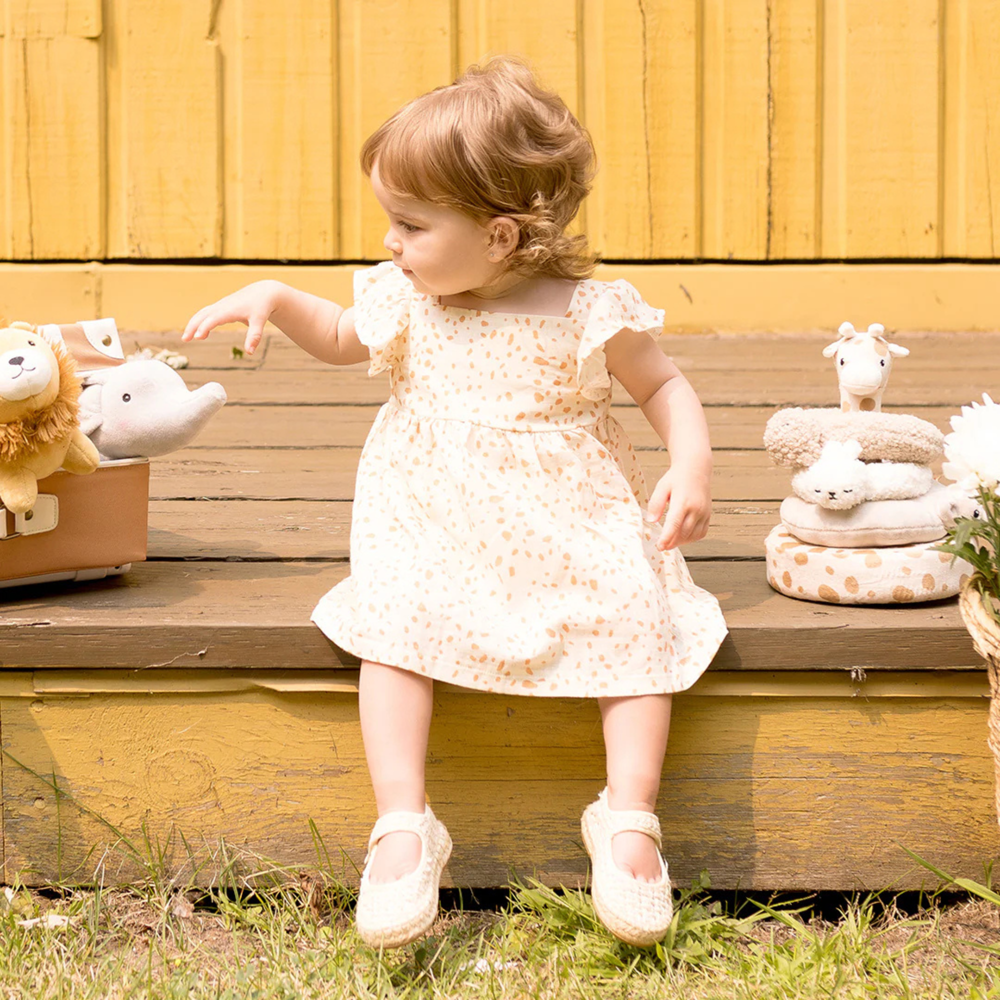 Ensemble de robe à imprimé pois FIRSTS sur un motif à carreaux croisés blanc antique 