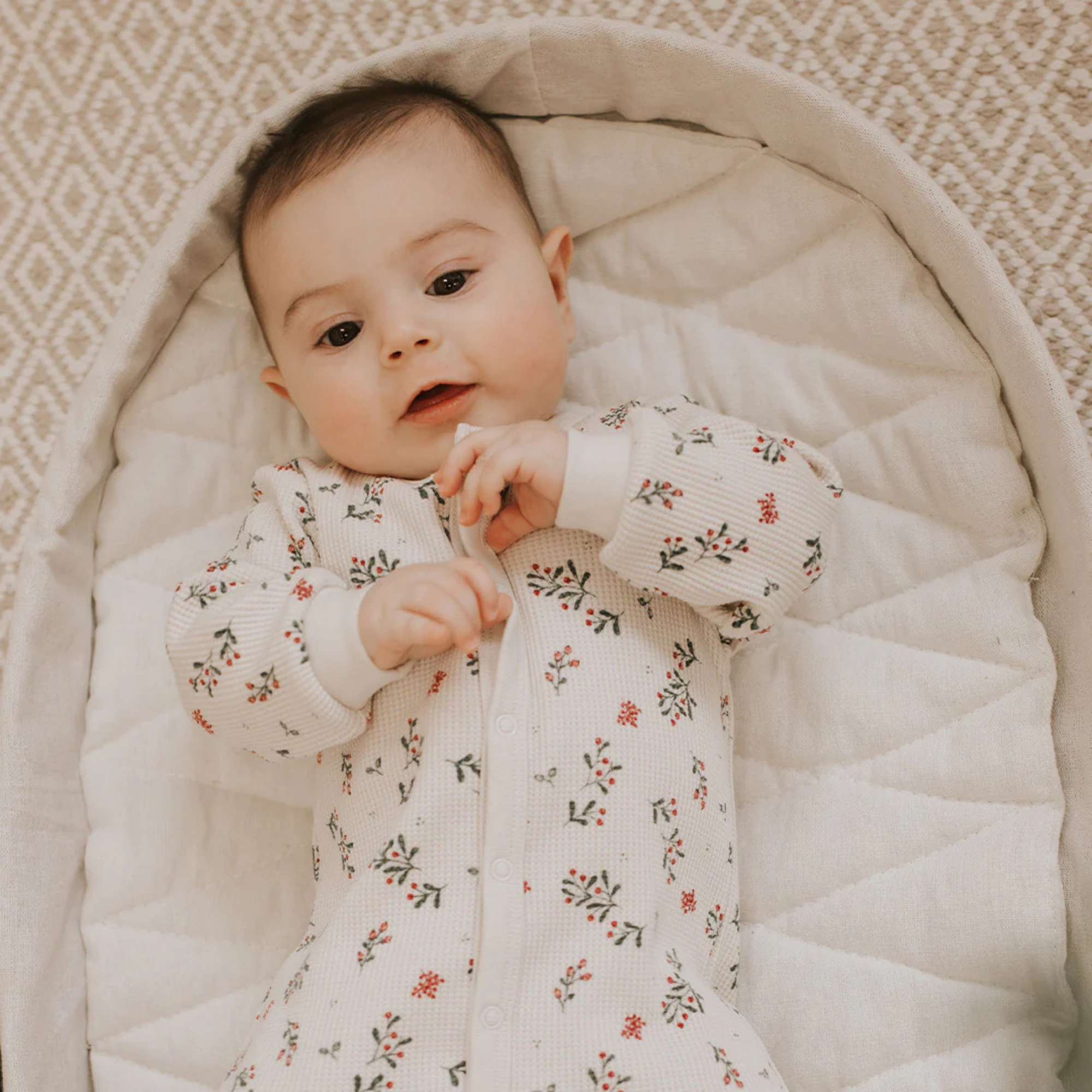 FIRSTS Winterberry Holly Print on Beige Thermal Sleeper