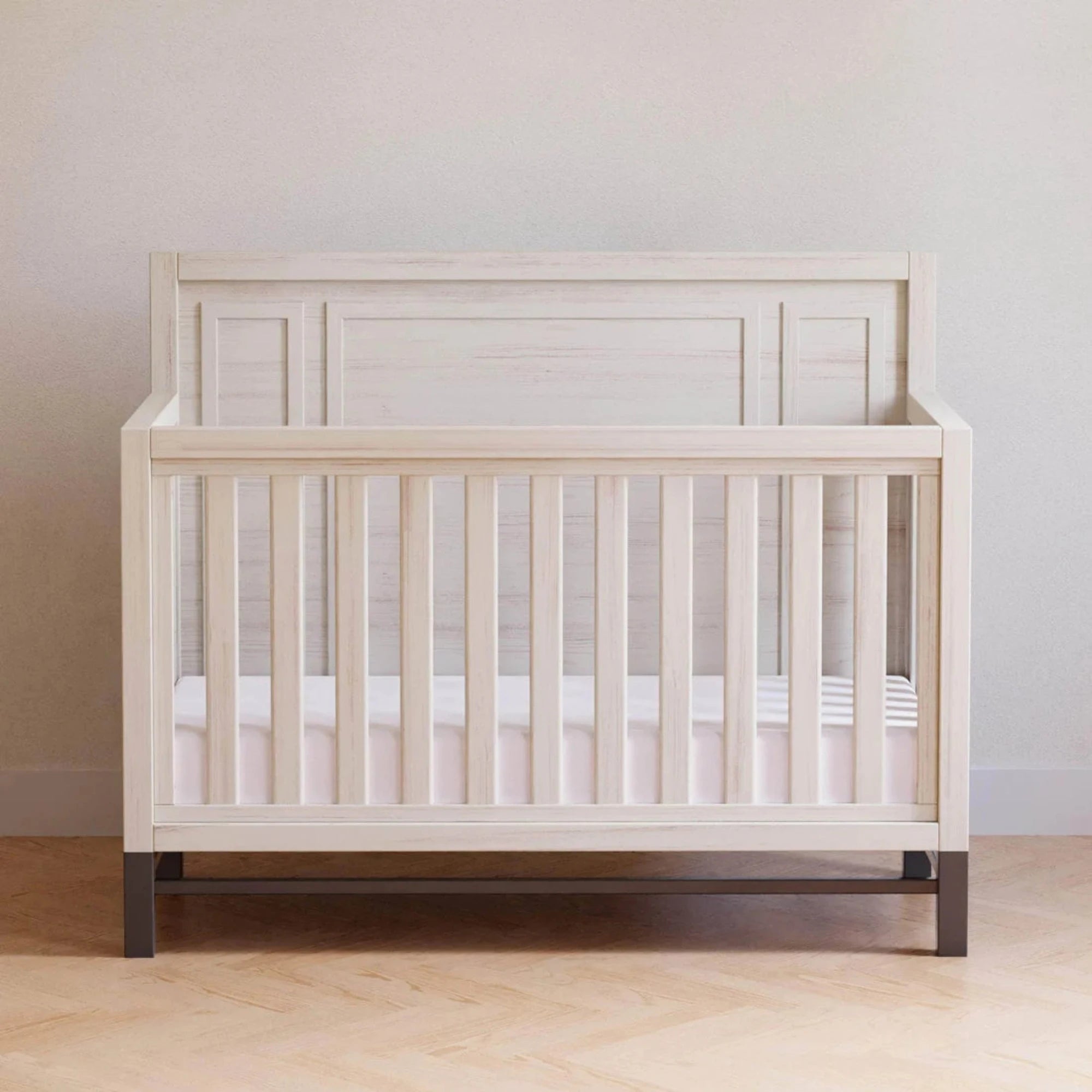 Lit bébé convertible 4 en 1 Newbern de la marque MONOGRAM