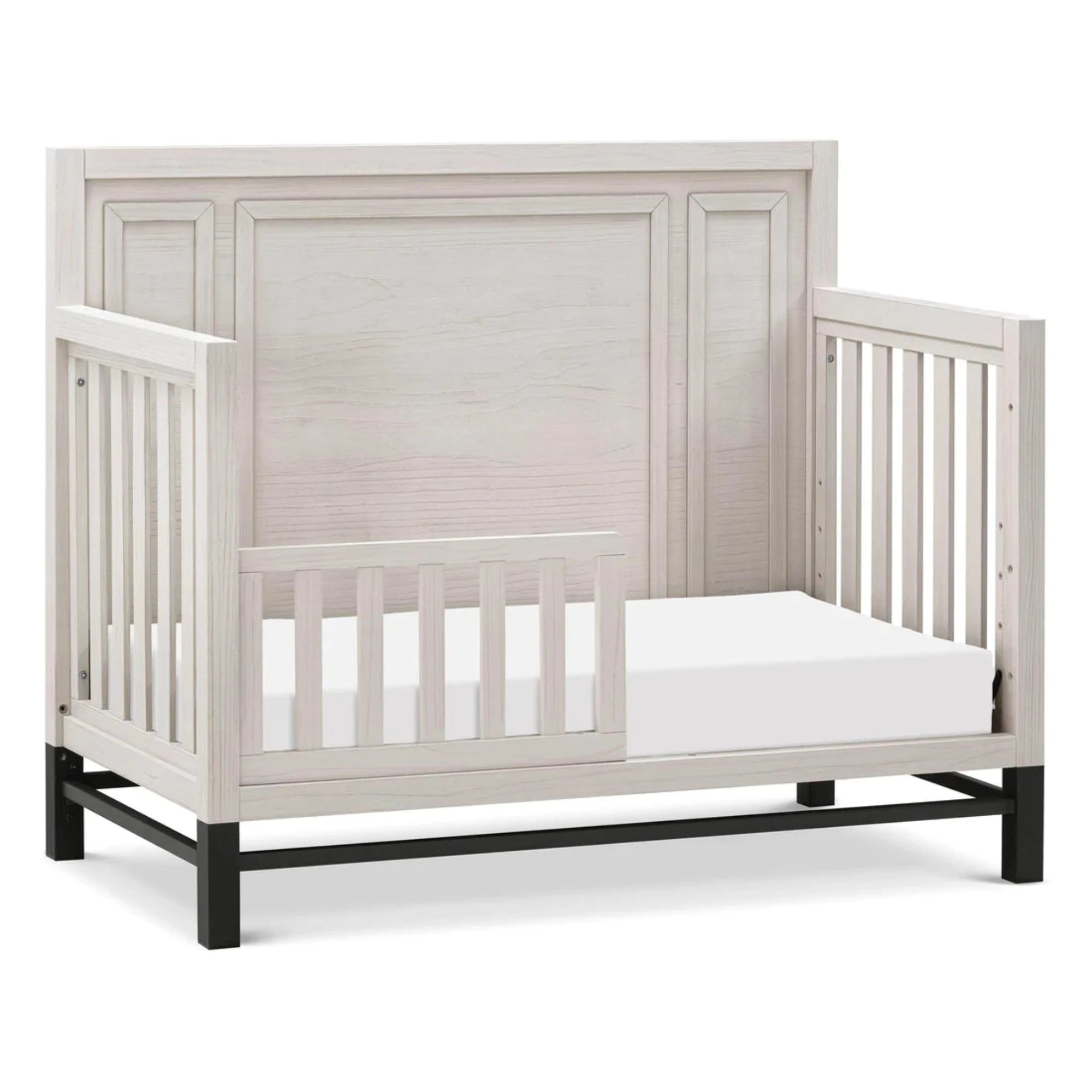 Lit bébé convertible 4 en 1 Newbern de la marque MONOGRAM
