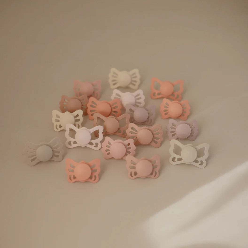 MUSHIE Frigg Lucky Symmetrical Silicone Baby Pacifier