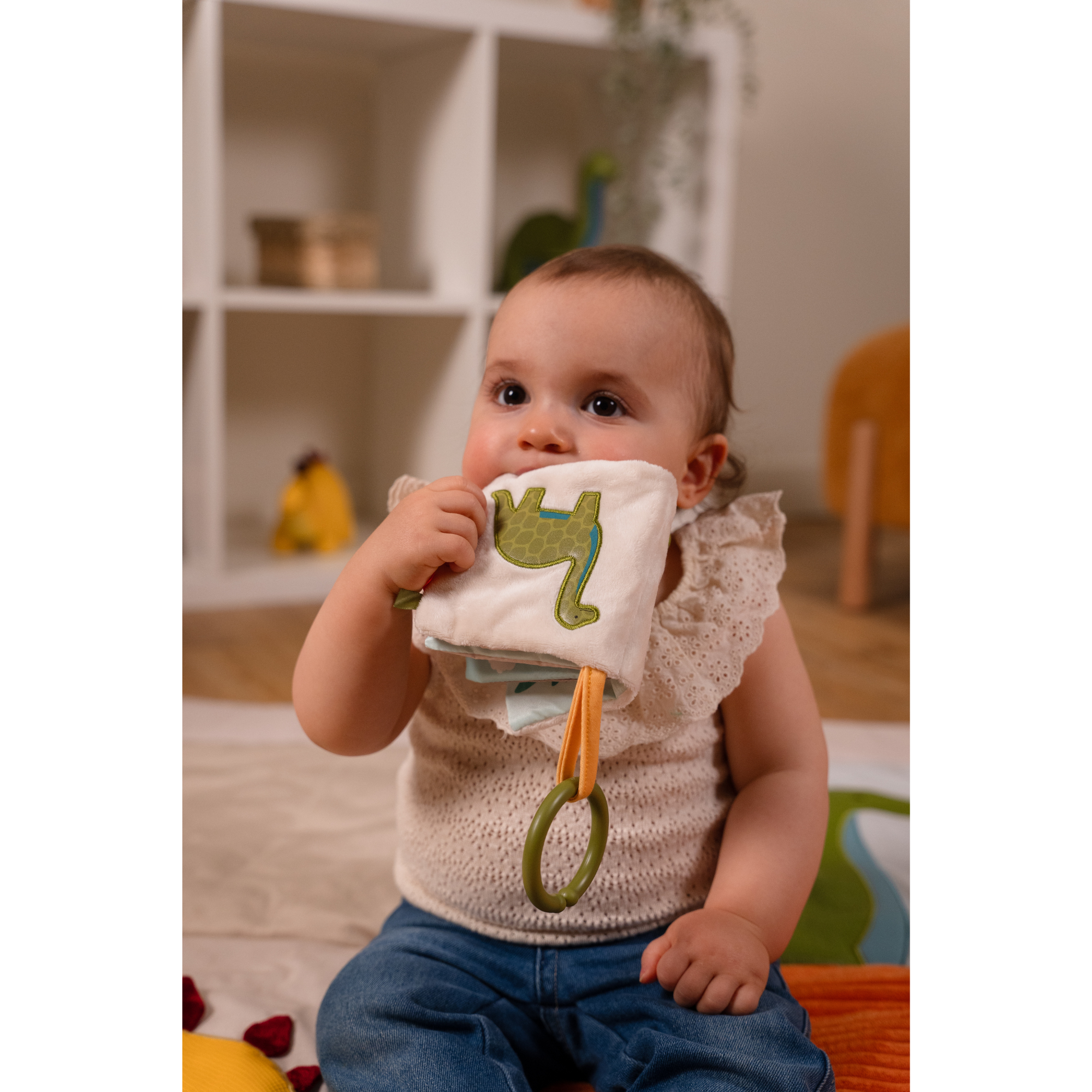 PETITS GRANDS AMIS Livre pour bébé tout doux - Dino