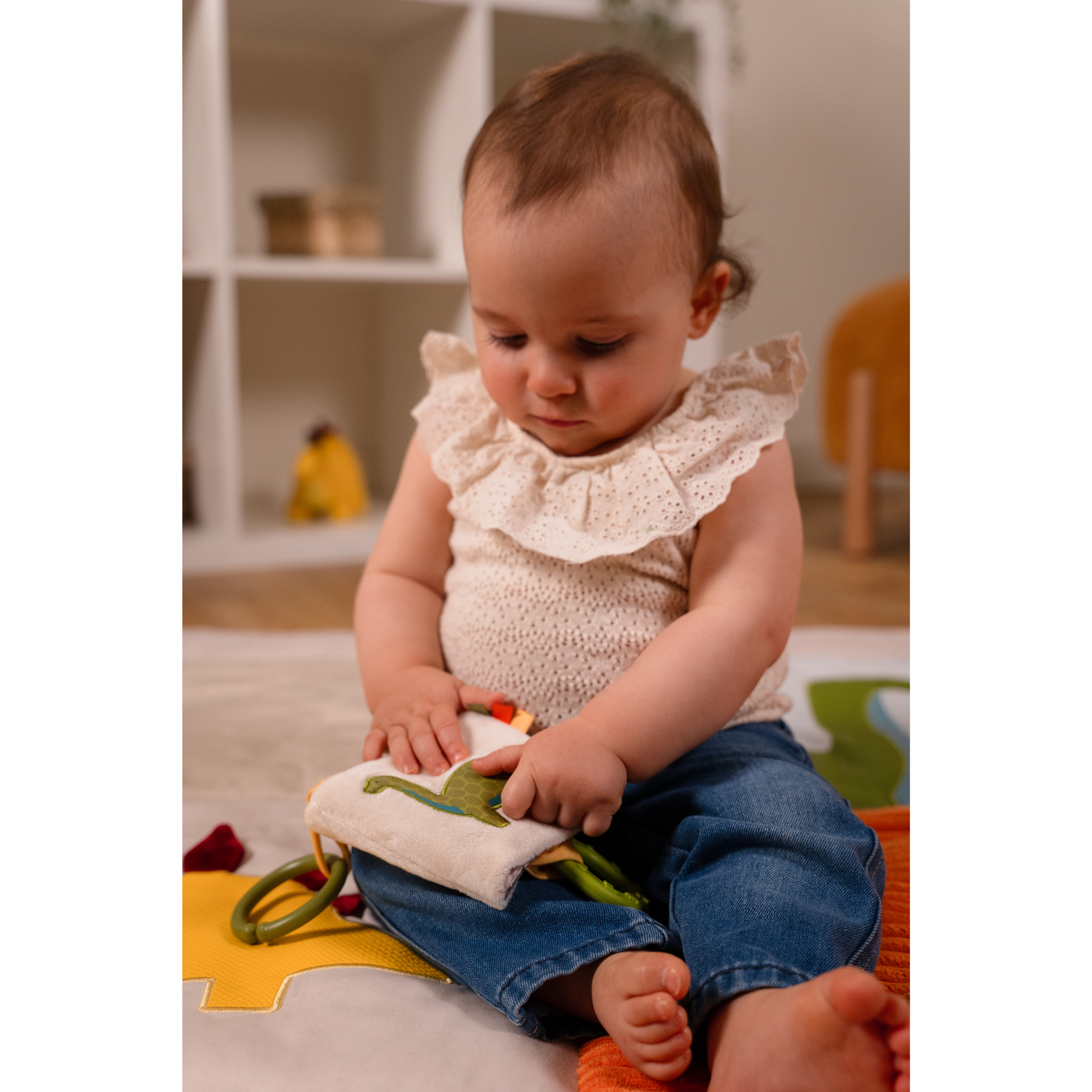 PETITS GRANDS AMIS Livre pour bébé tout doux - Dino