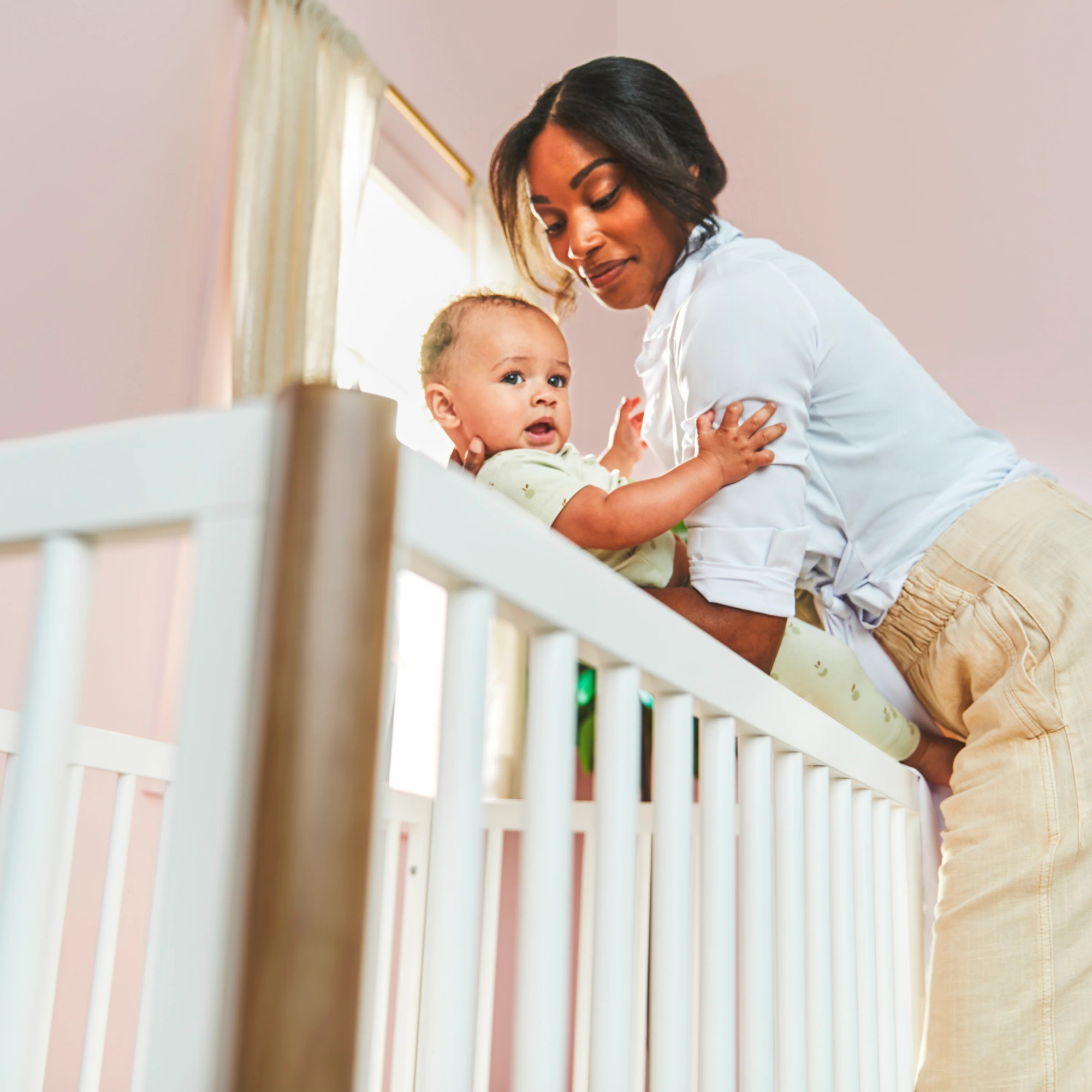 LITTLE SEEDS Laurel Island 4-in-1 Crib