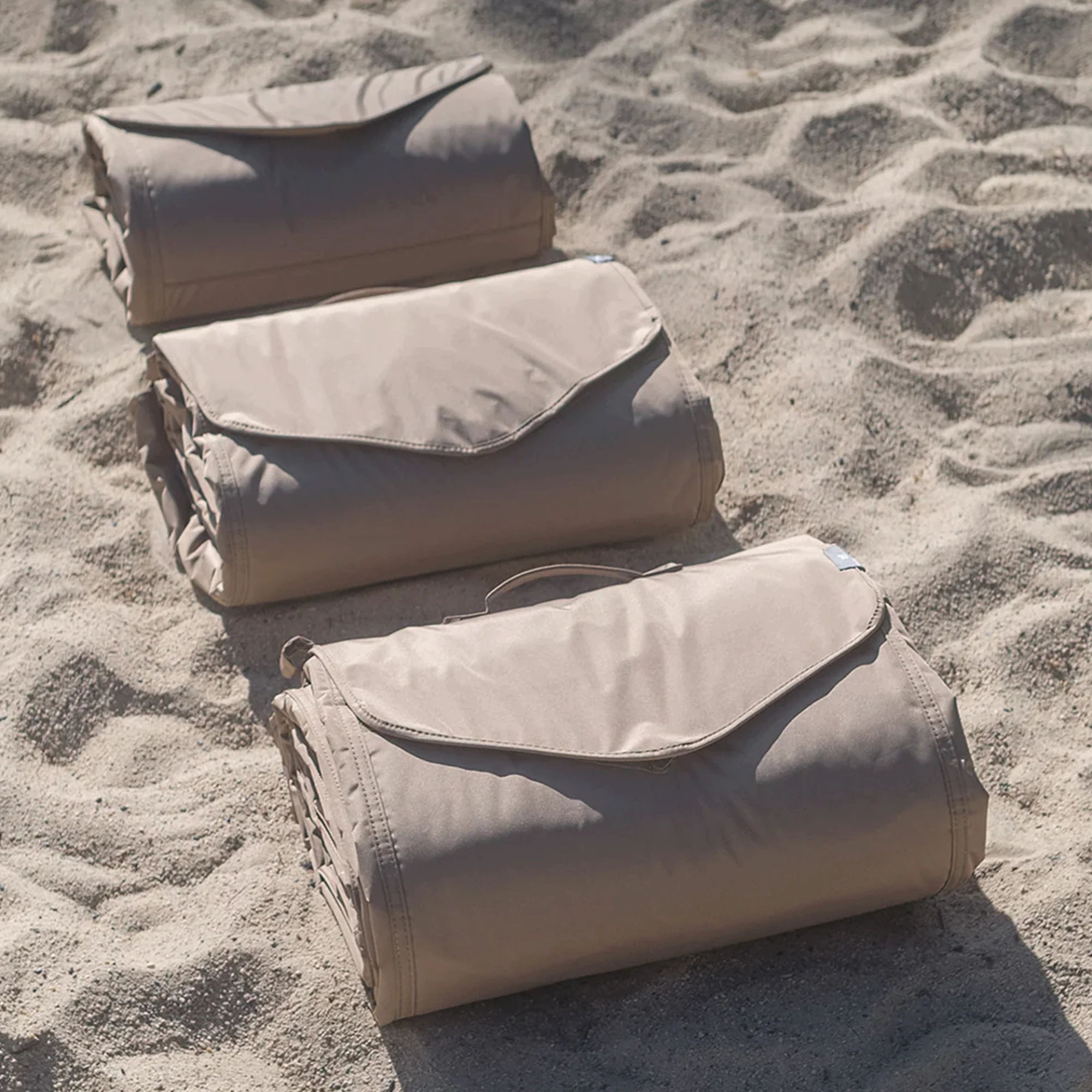 LITTLE UNICORN 5x5 Outdoor Blanket - Beige Buffalo Check