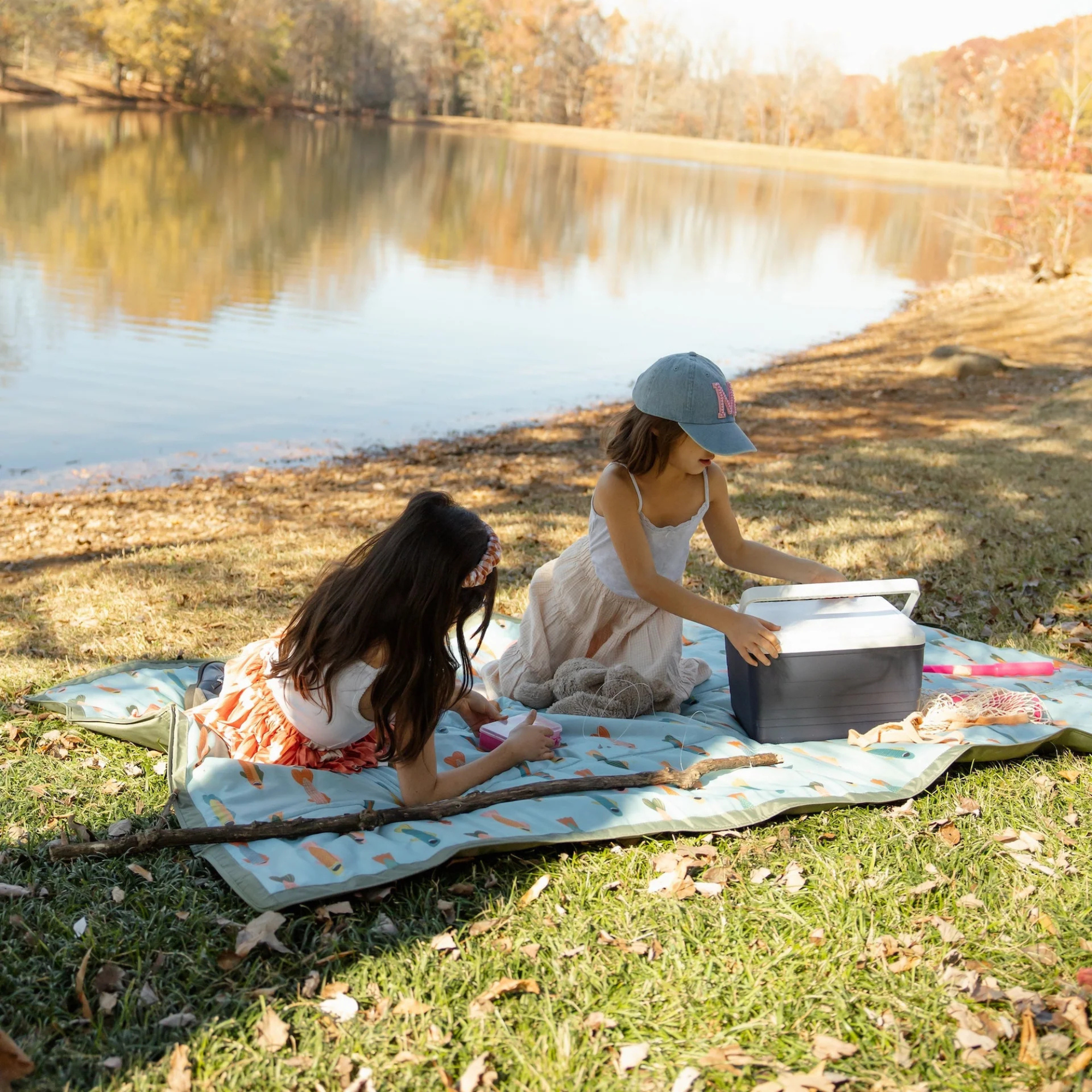 LITTLE UNICORN 5x5 Outdoor Blanket - Minnow Pond