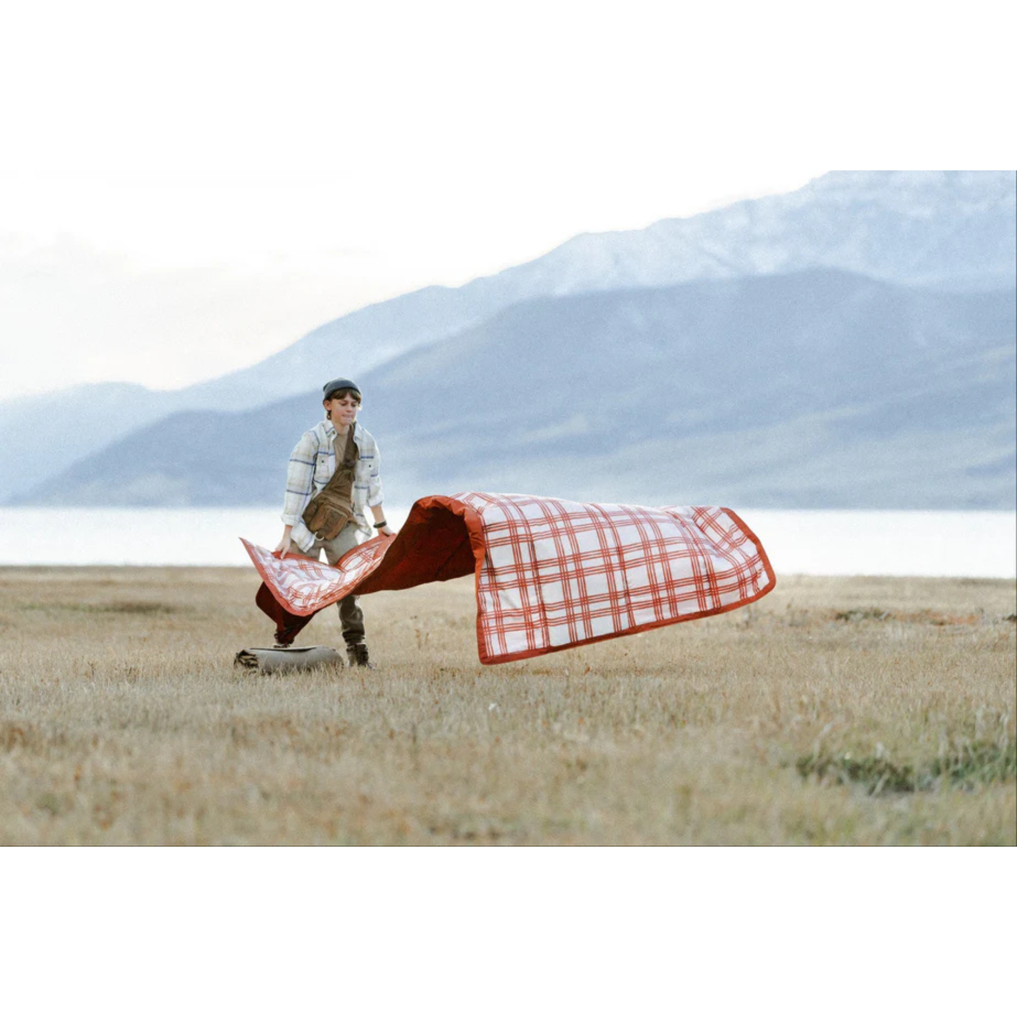 LITTLE UNICORN 5x5 Outdoor Blanket - Beige Buffalo Check