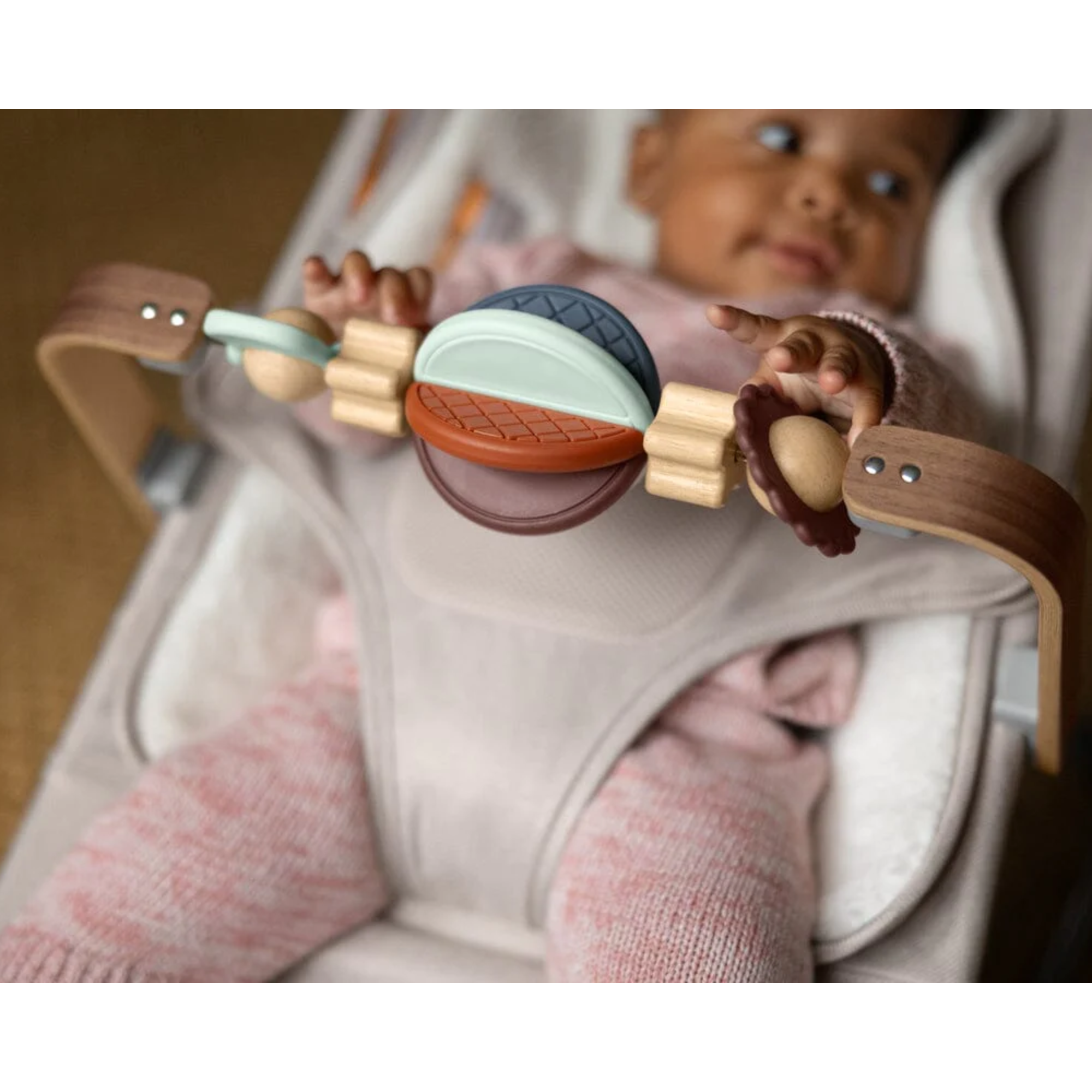 UPPABABY Mira Bouncer Toy Bar