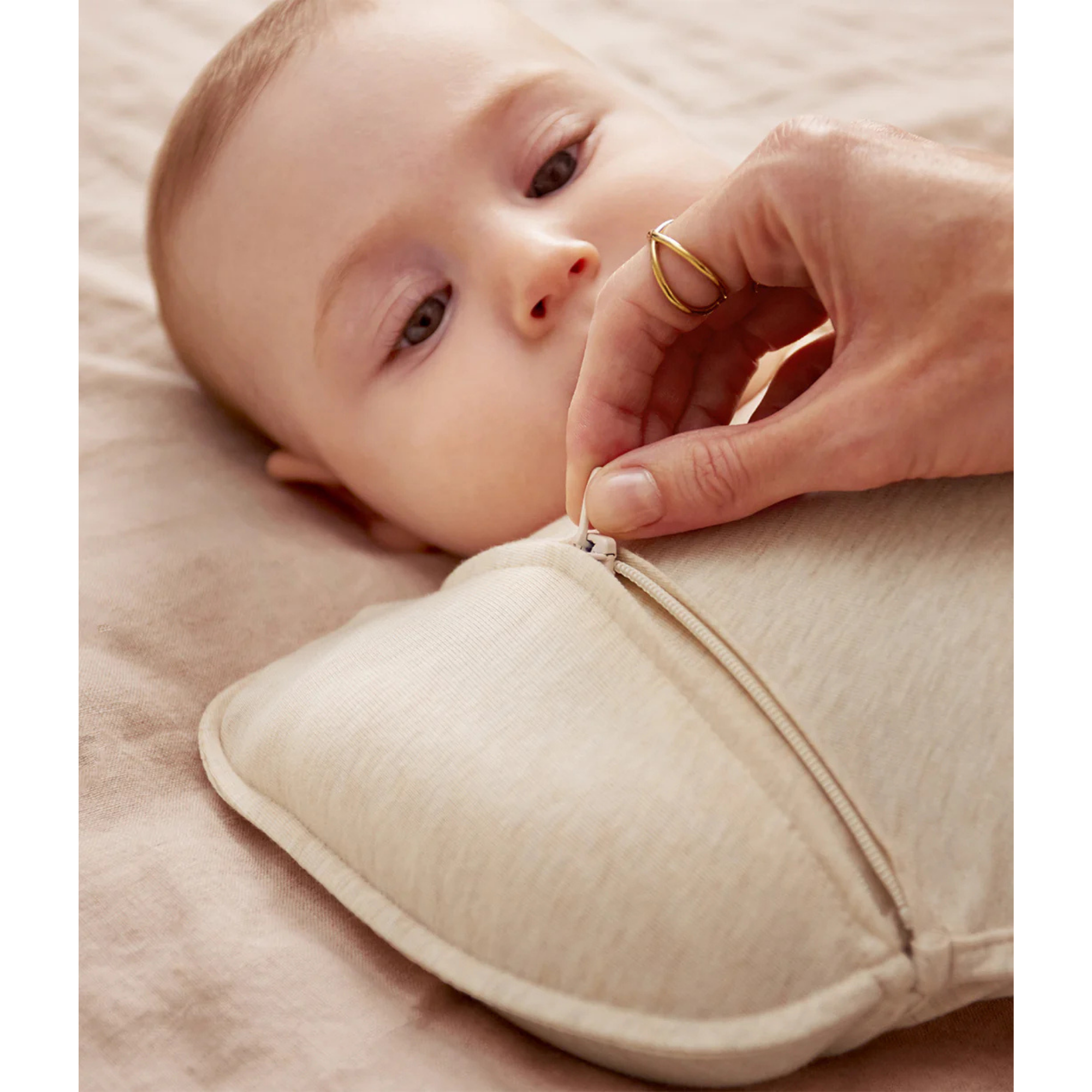 LOVE TO DREAM Swaddle Up Transition Bag 1.5Tog - Oatmeal Twig