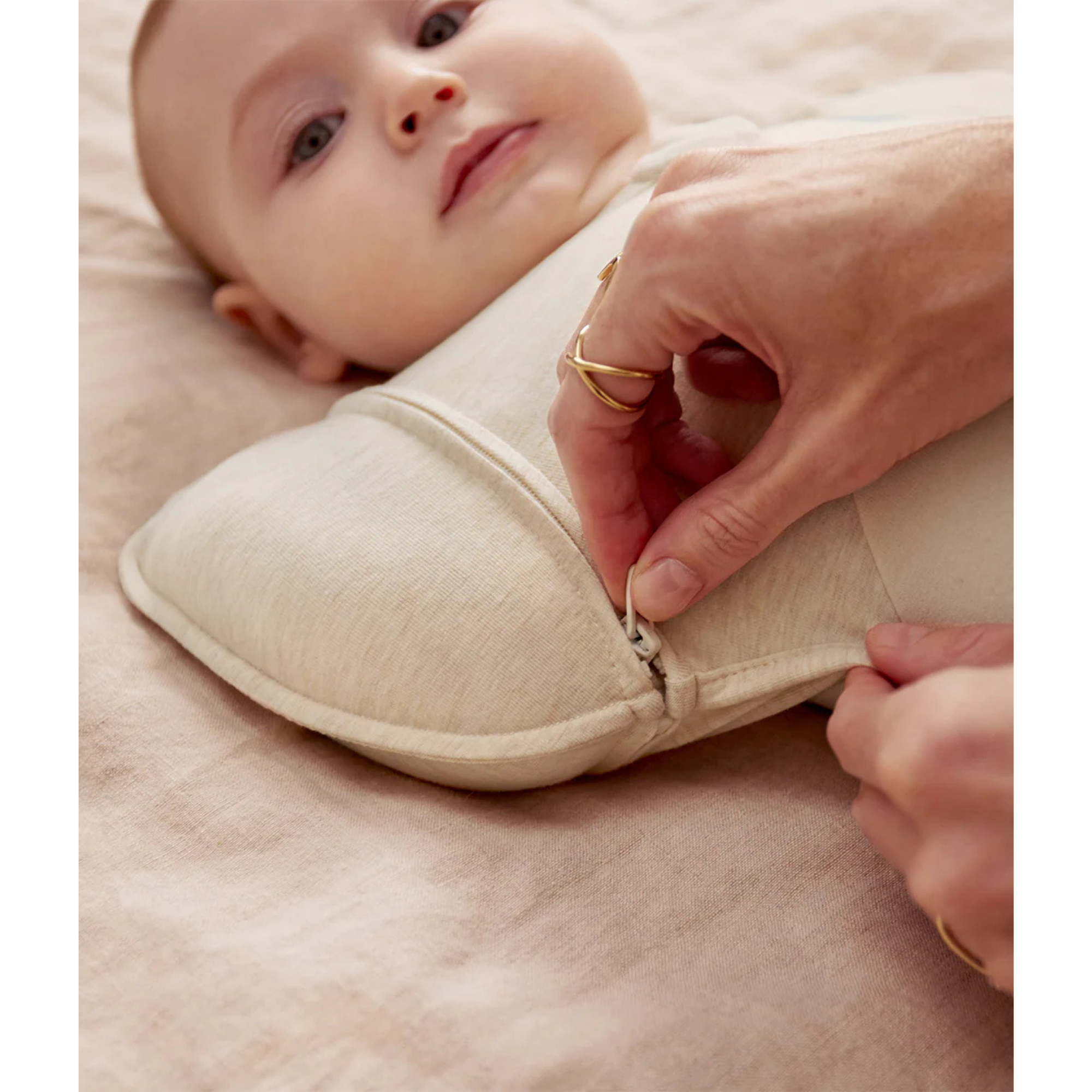 LOVE TO DREAM Swaddle Up Transition Bag 1.5Tog - Oatmeal Twig