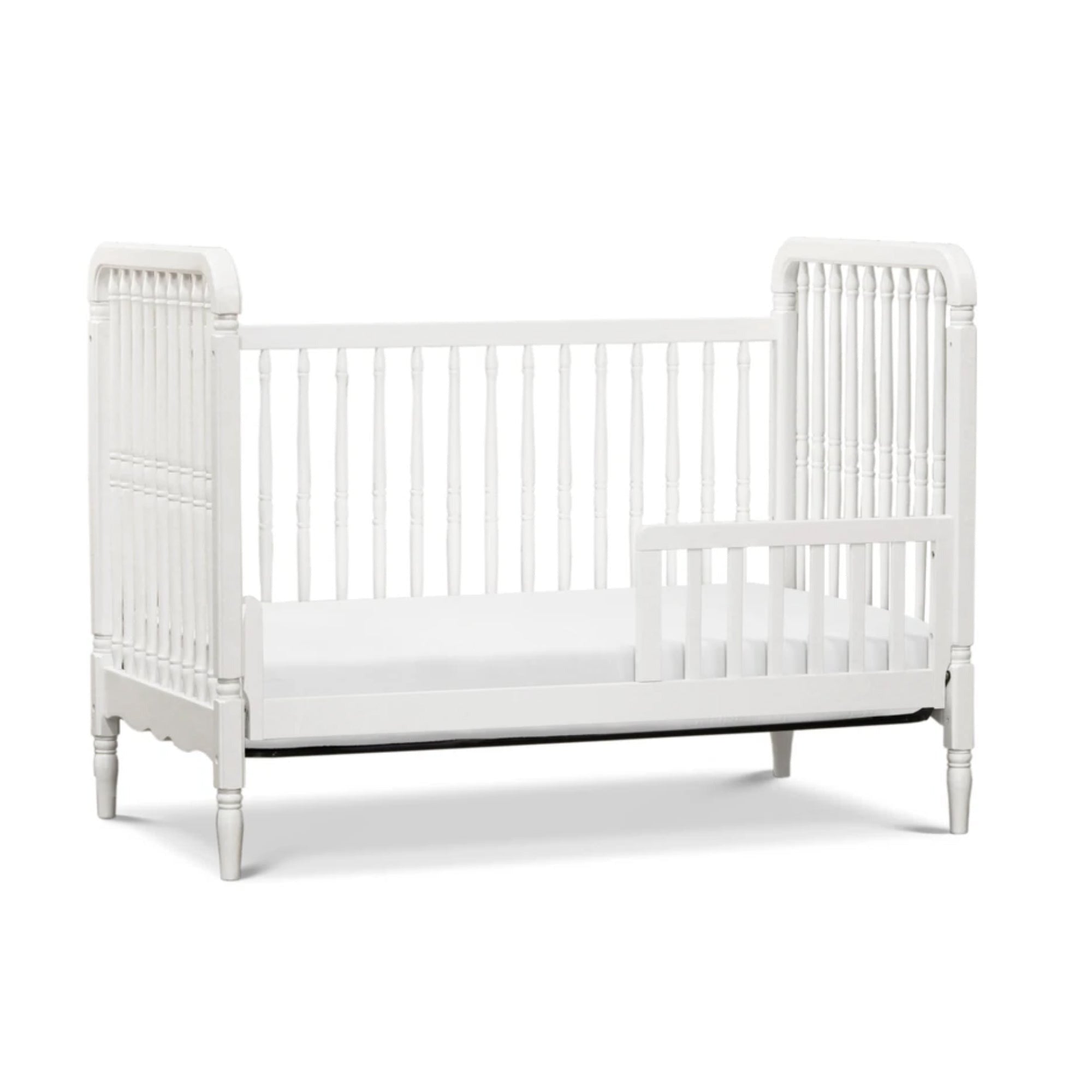 Lit bébé convertible 3 en 1 Liberty Namesake avec kit de conversion pour lit d'enfant