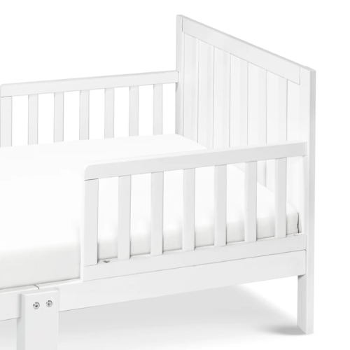 CARTERS by DAVINCI Benji Toddler Bed - White