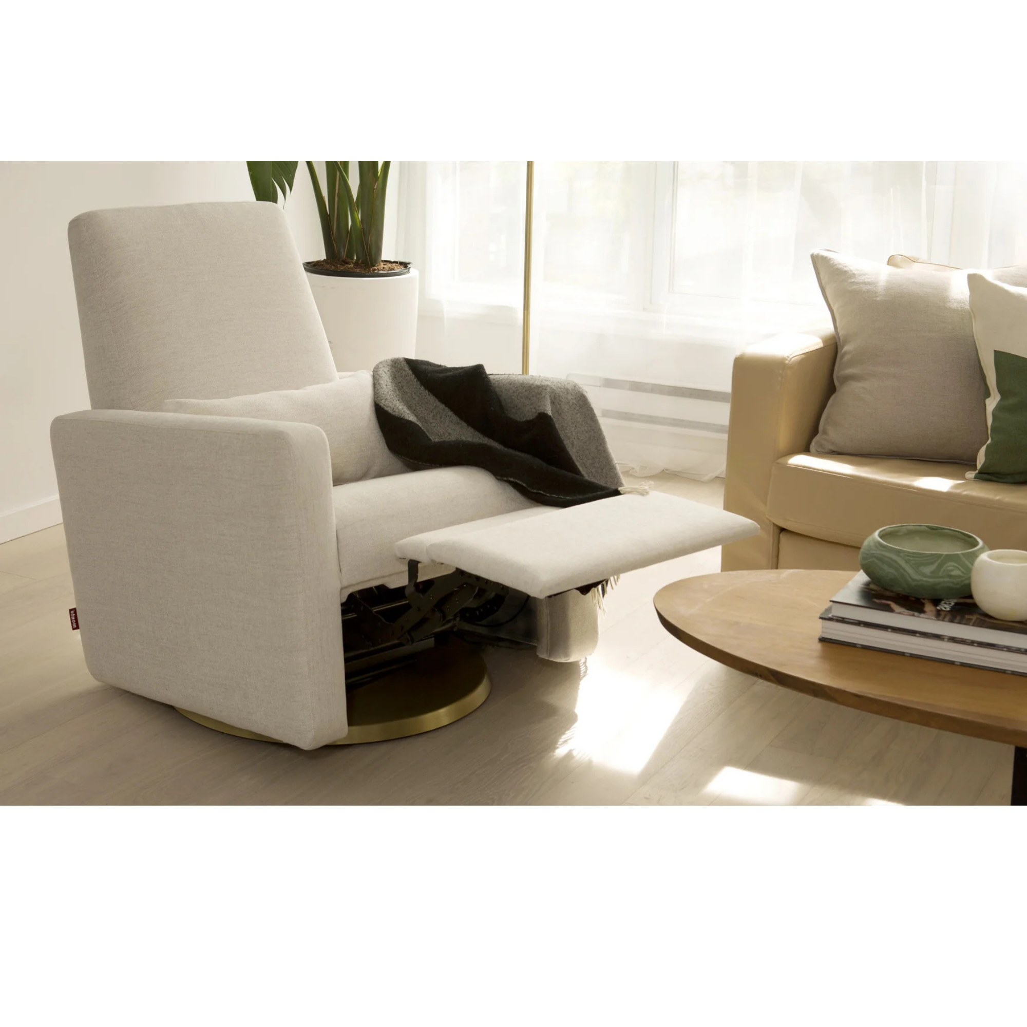 MONTE DESIGN Motorized Grano Glider Recliner