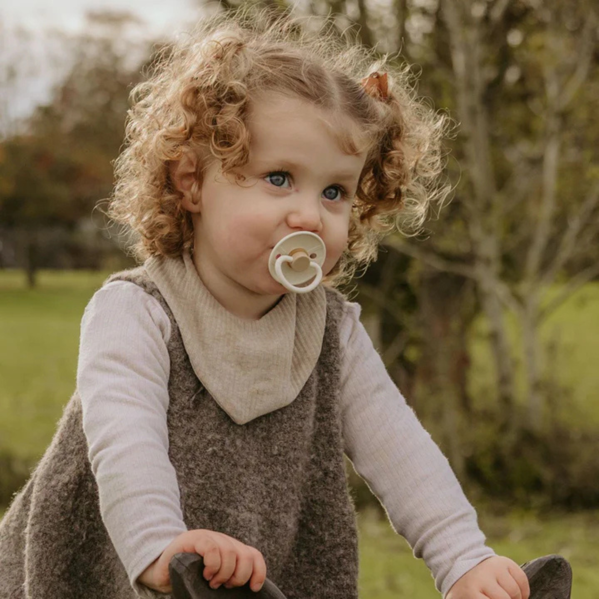 MUSHIE Frigg Natural Rubber Crystal Sparkle Pacifier (4-Pack)