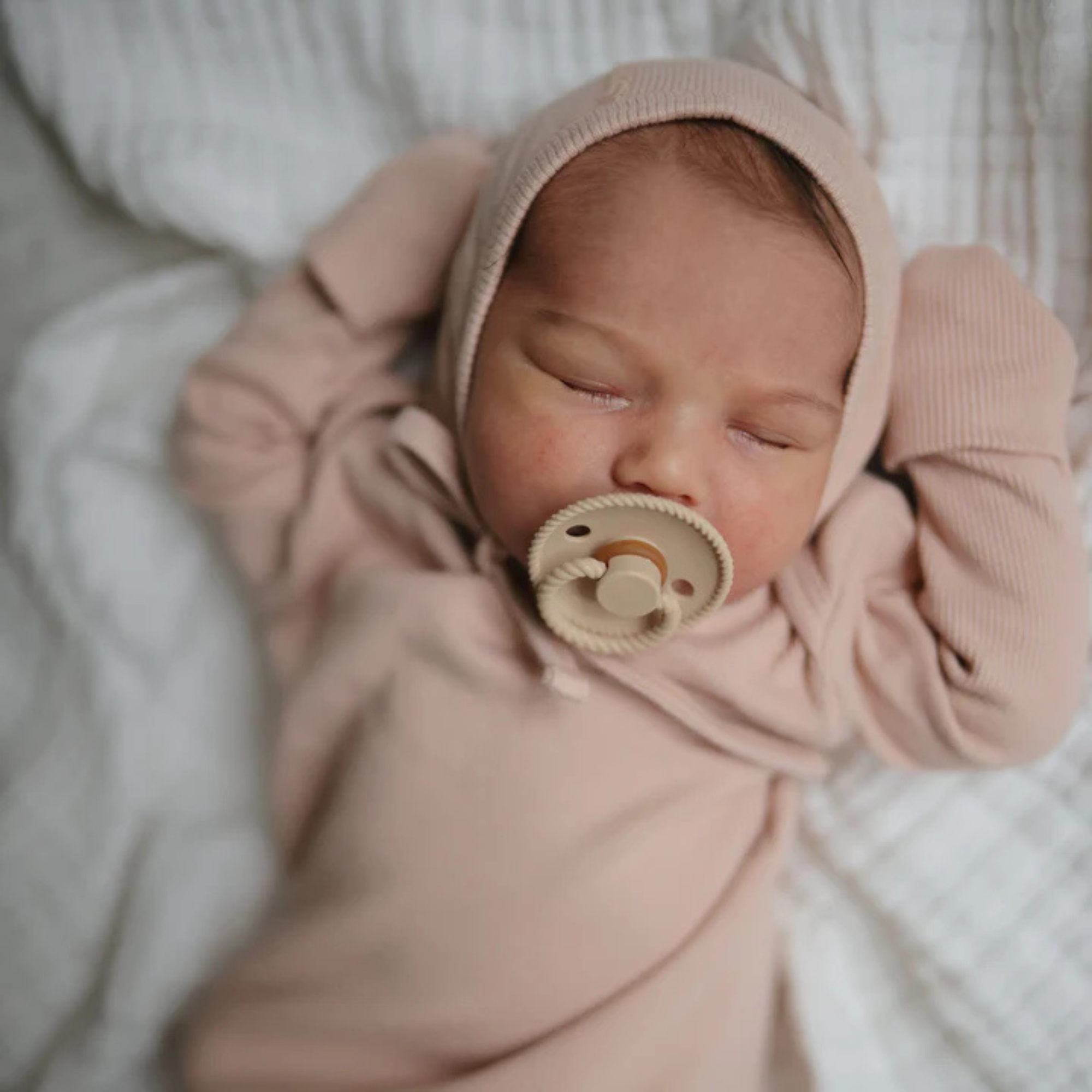 MUSHIE Frigg Natural Rubber Crystal Sparkle Pacifier (4-Pack)