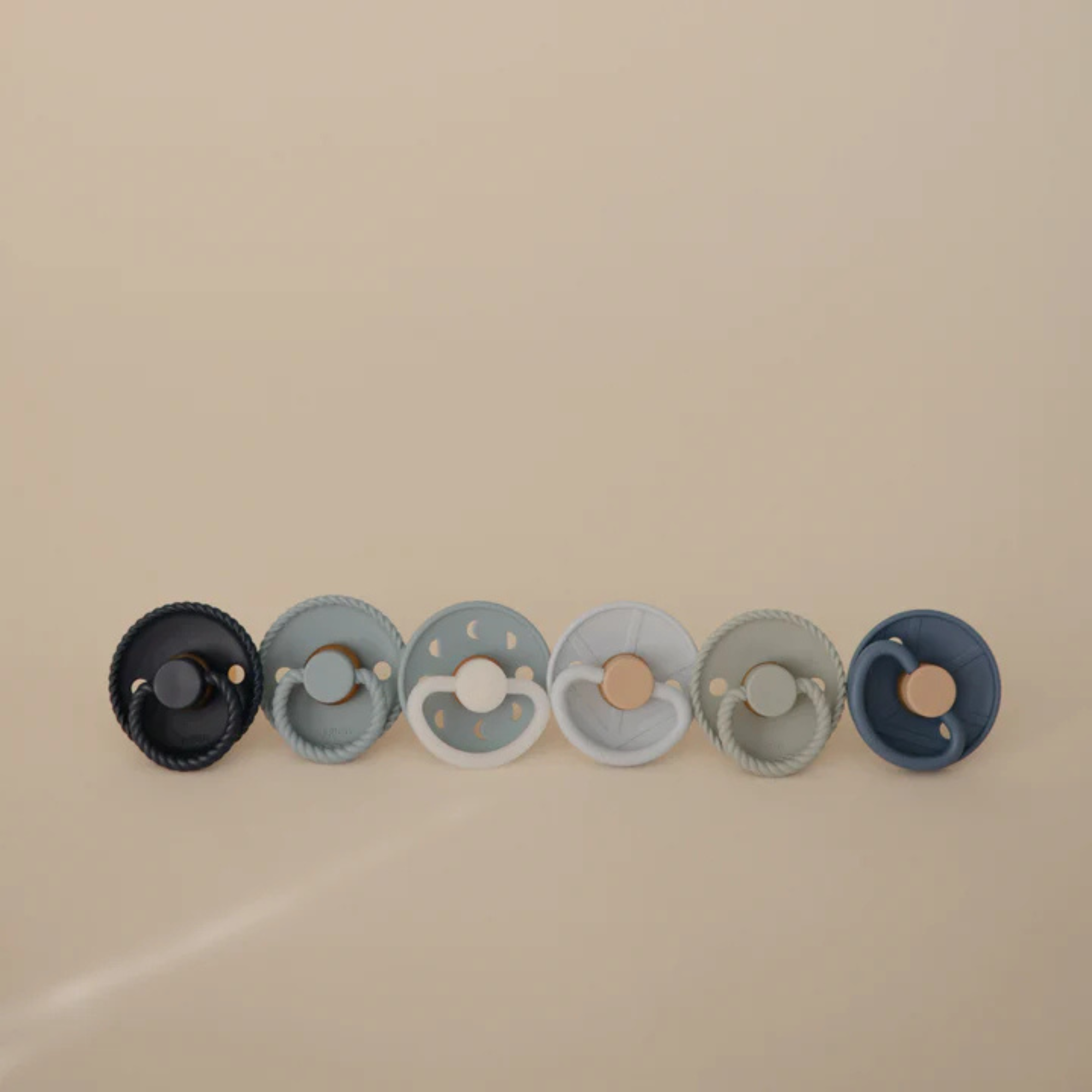 MUSHIE Frigg Natural Rubber Endless Sea Pacifier (6-Pack)