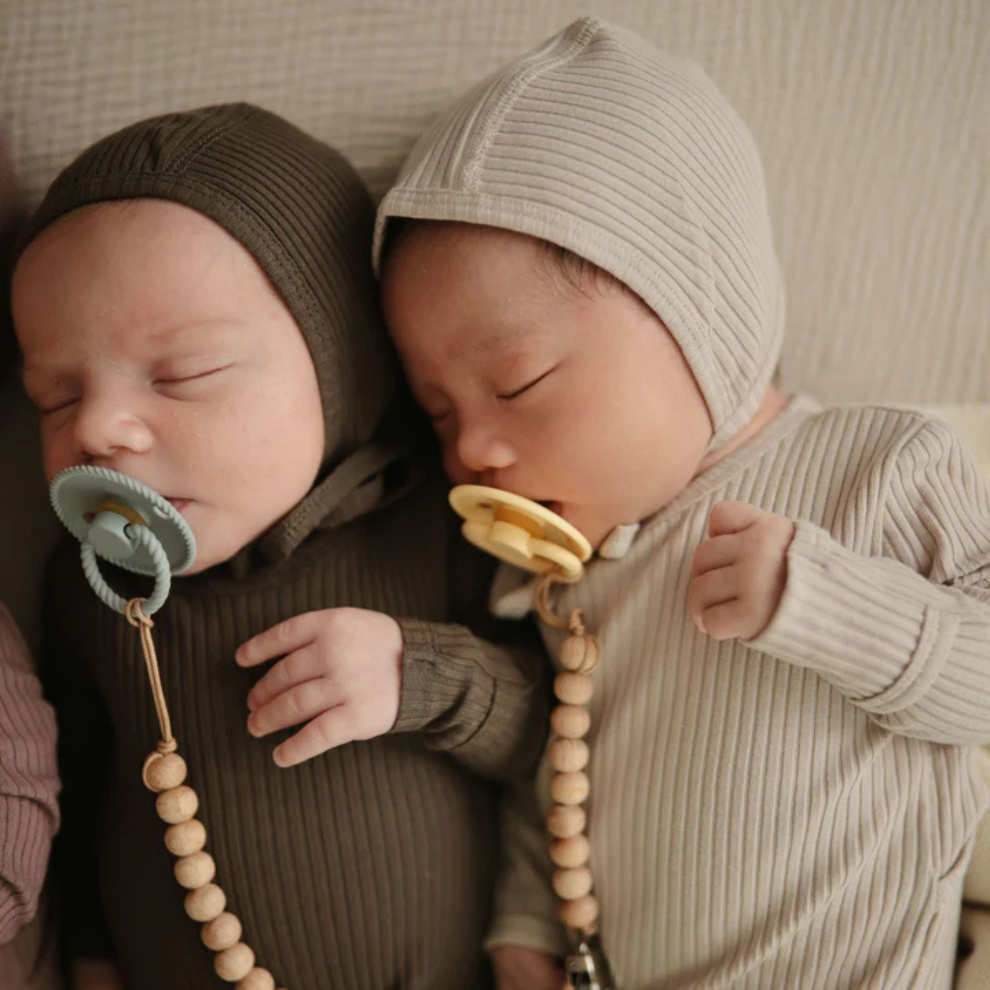 MUSHIE Frigg Natural Rubber Skyline Serenity Pacifier (4-Pack)