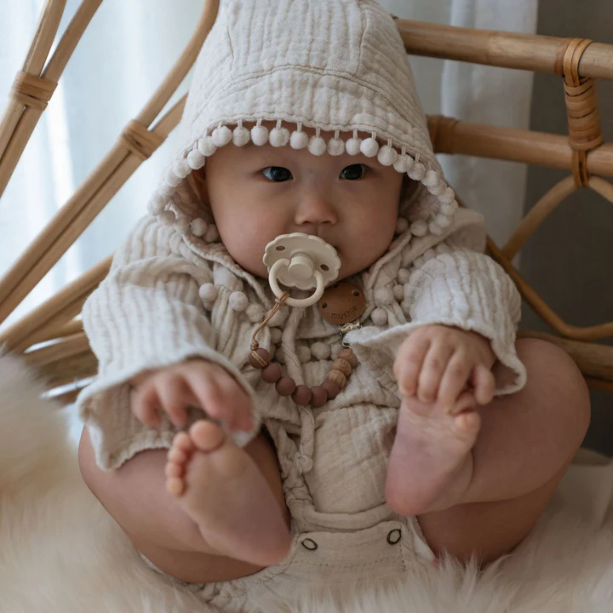 MUSHIE Frigg Natural Rubber Snowflake Dream Pacifier (4-Pack)