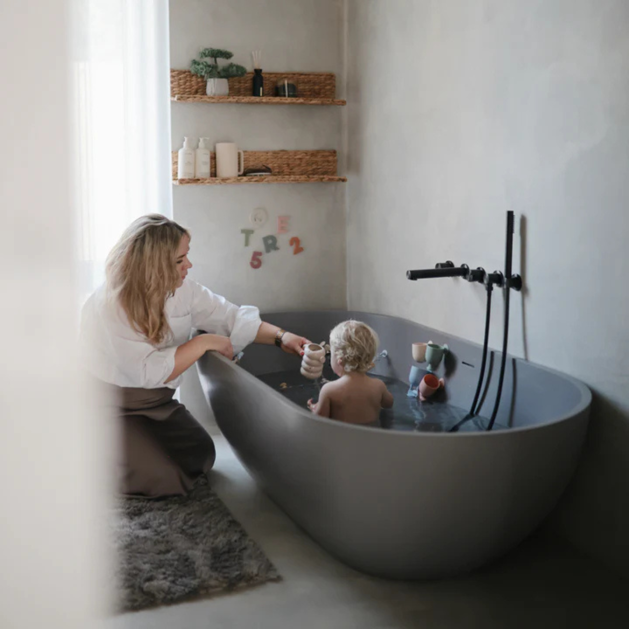 MUSHIE Pour and Play Bath Set