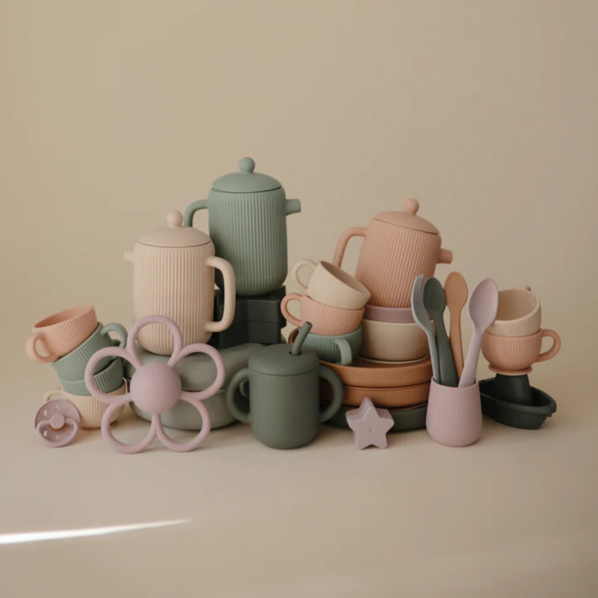 MUSHIE Silicone Tea Play Set