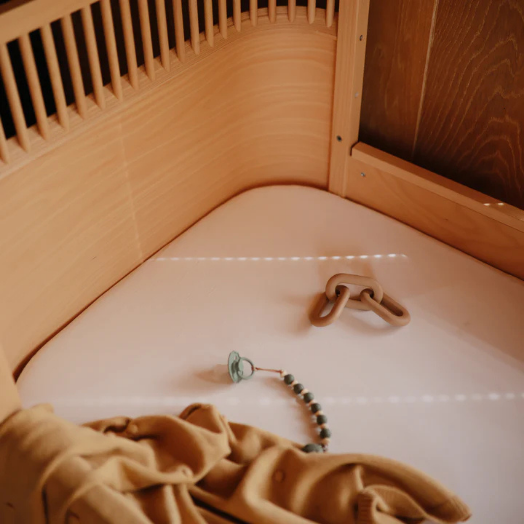 MUSHIE Stretchy Crib Sheet