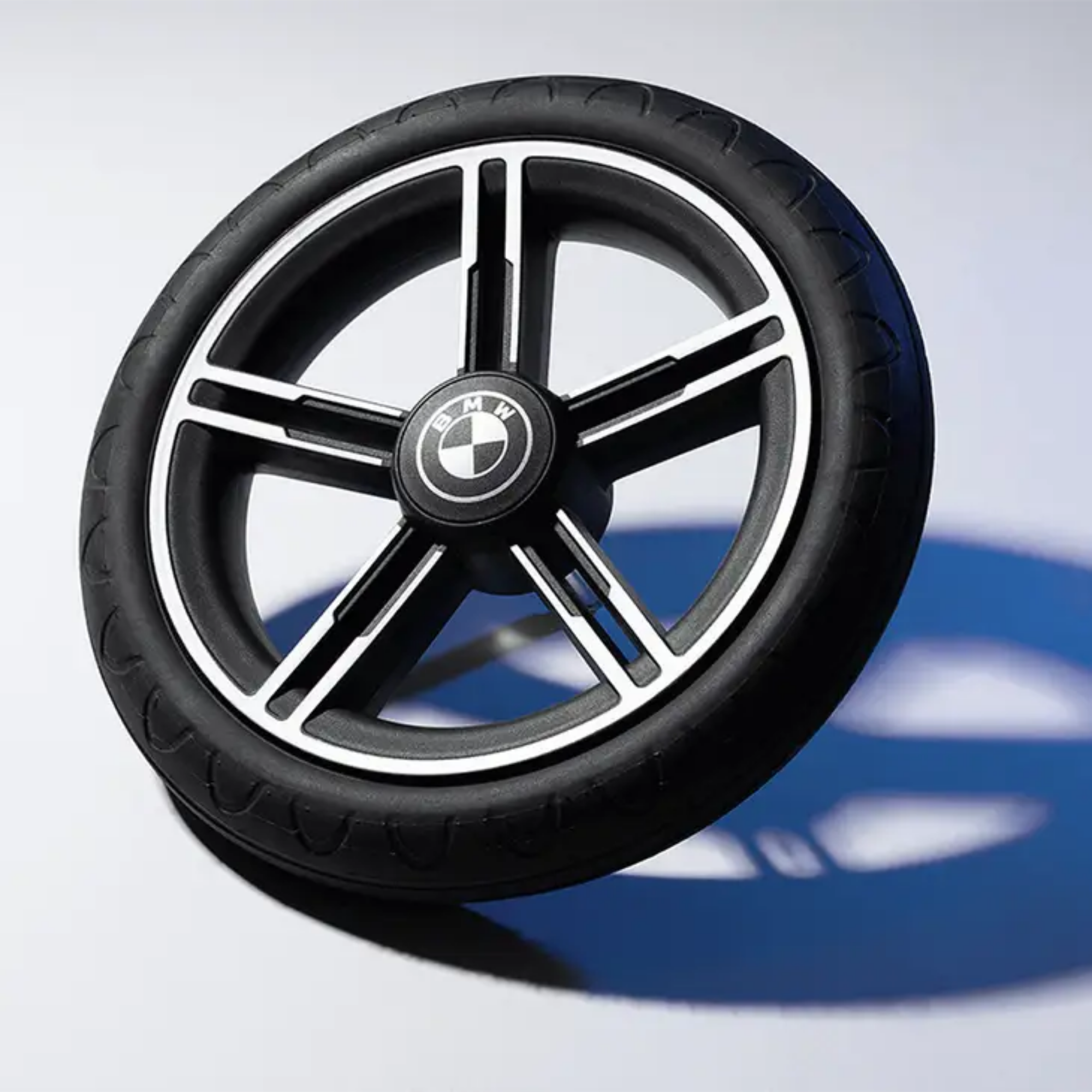 NUNA TRIV Next BMW Collection