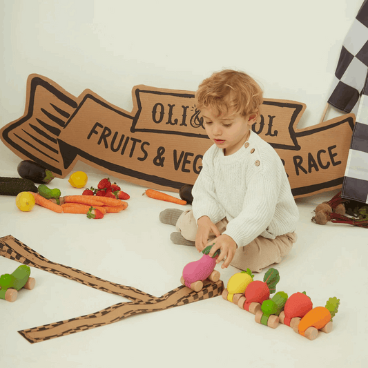 OLI & CAROL Cathy the Carrot Car