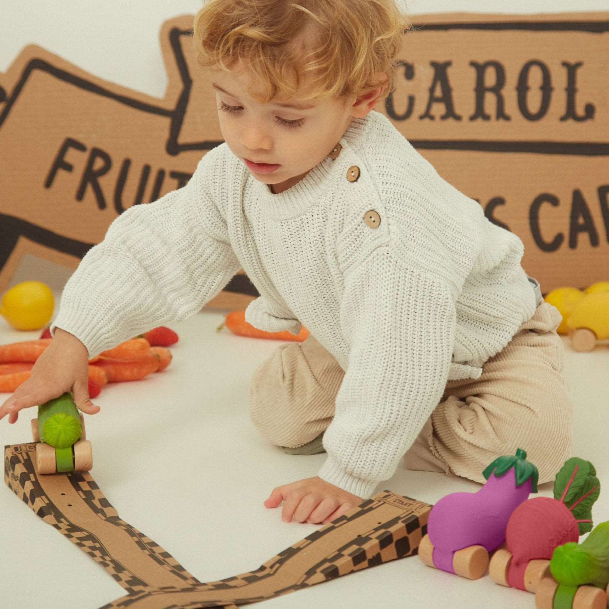 OLI & CAROL Emma the Eggplant Car